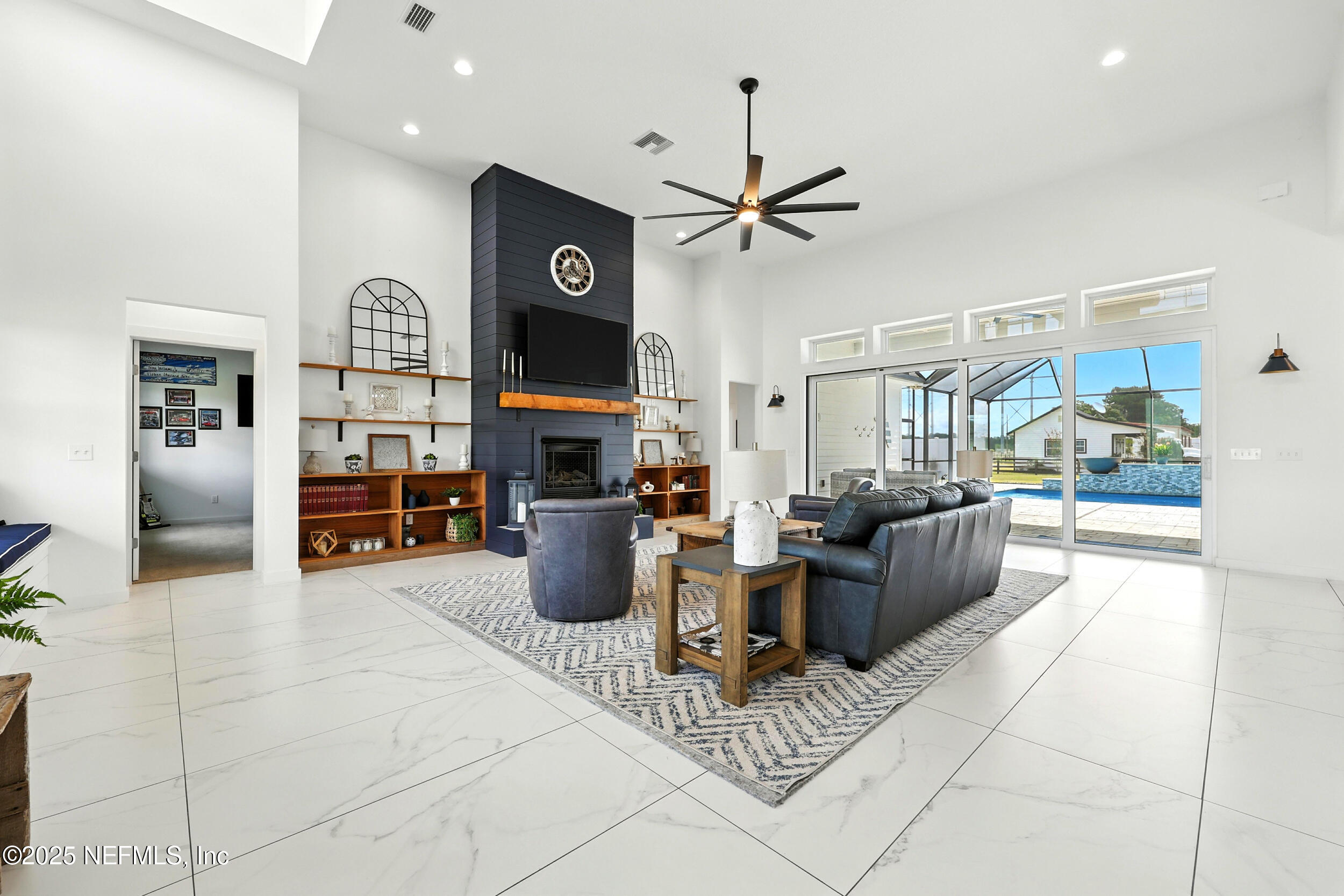 3919 SUNSET SKY Road