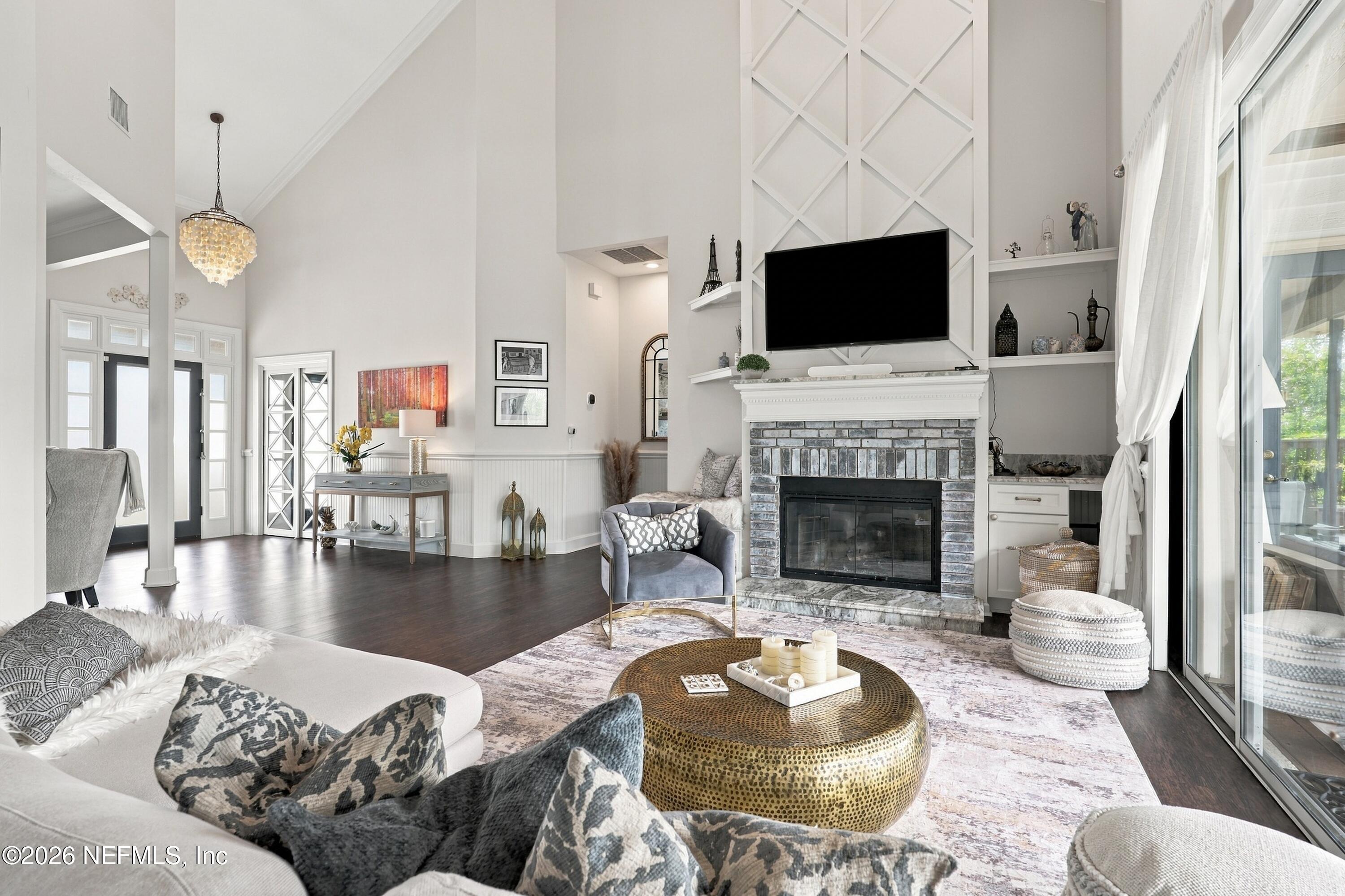 500 TURNBERRY Lane