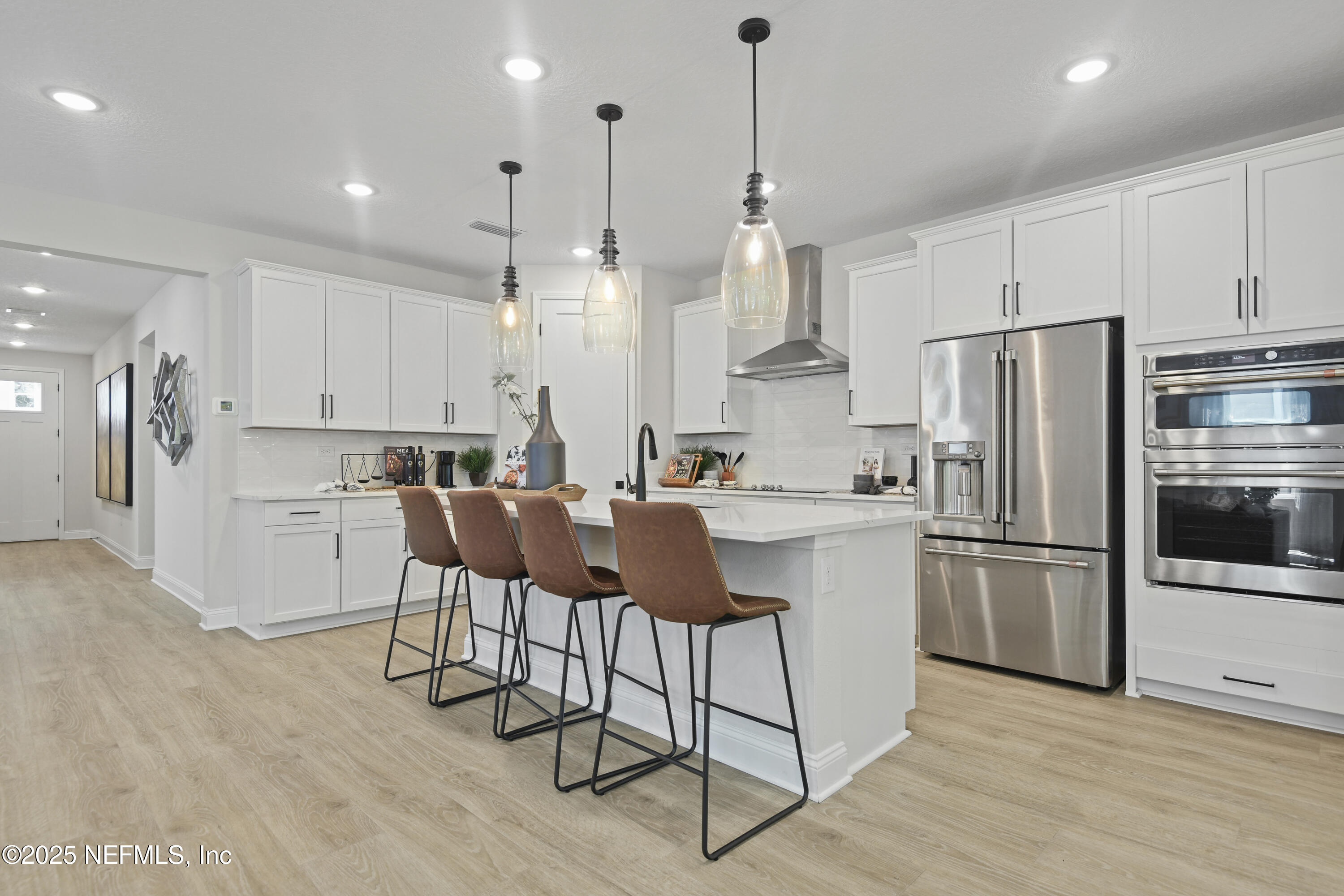225 THORNBERRY Way