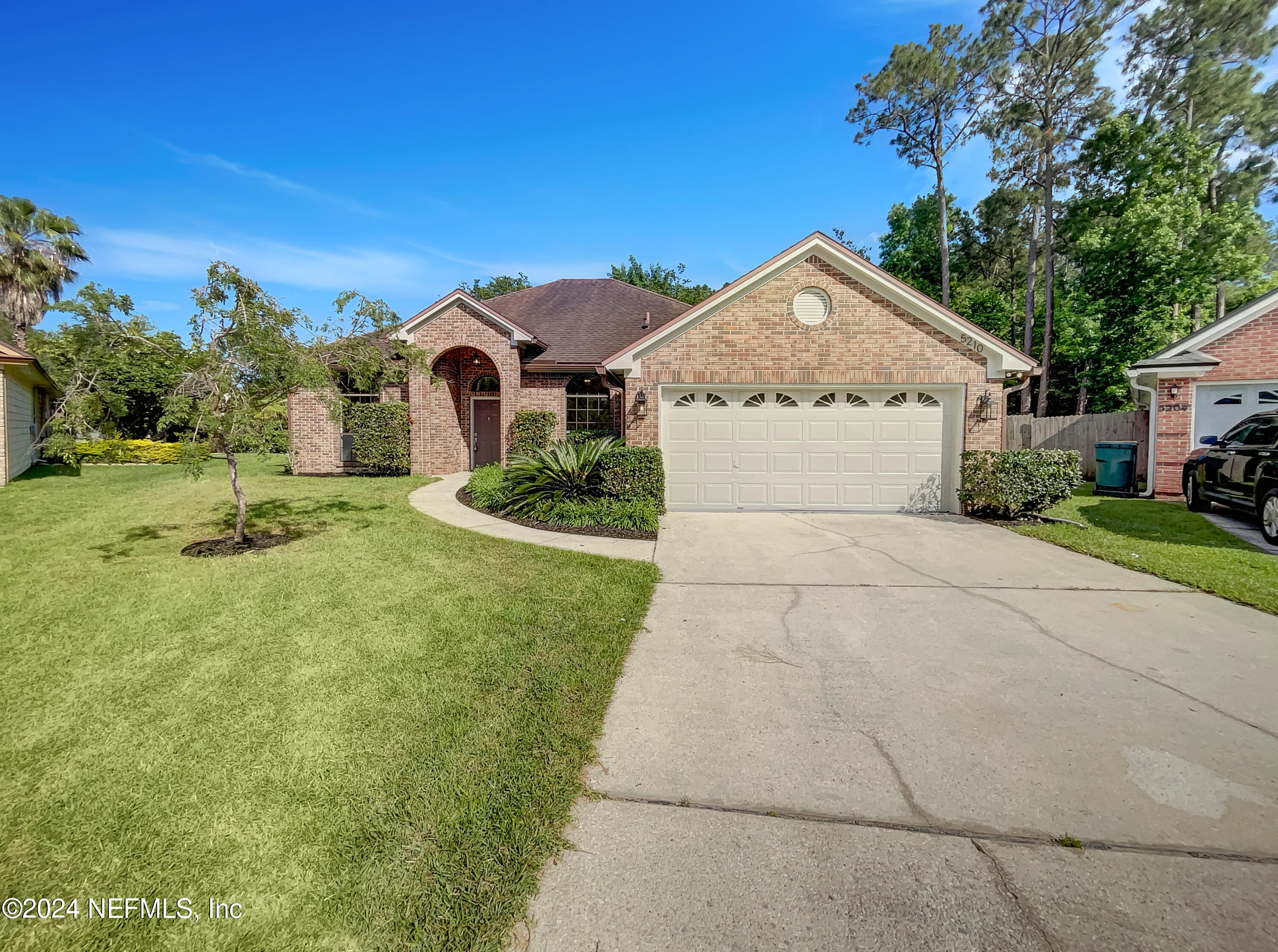 Jacksonville, FL home for sale located at 5210 Oxford Crest Drive, Jacksonville, FL 32258