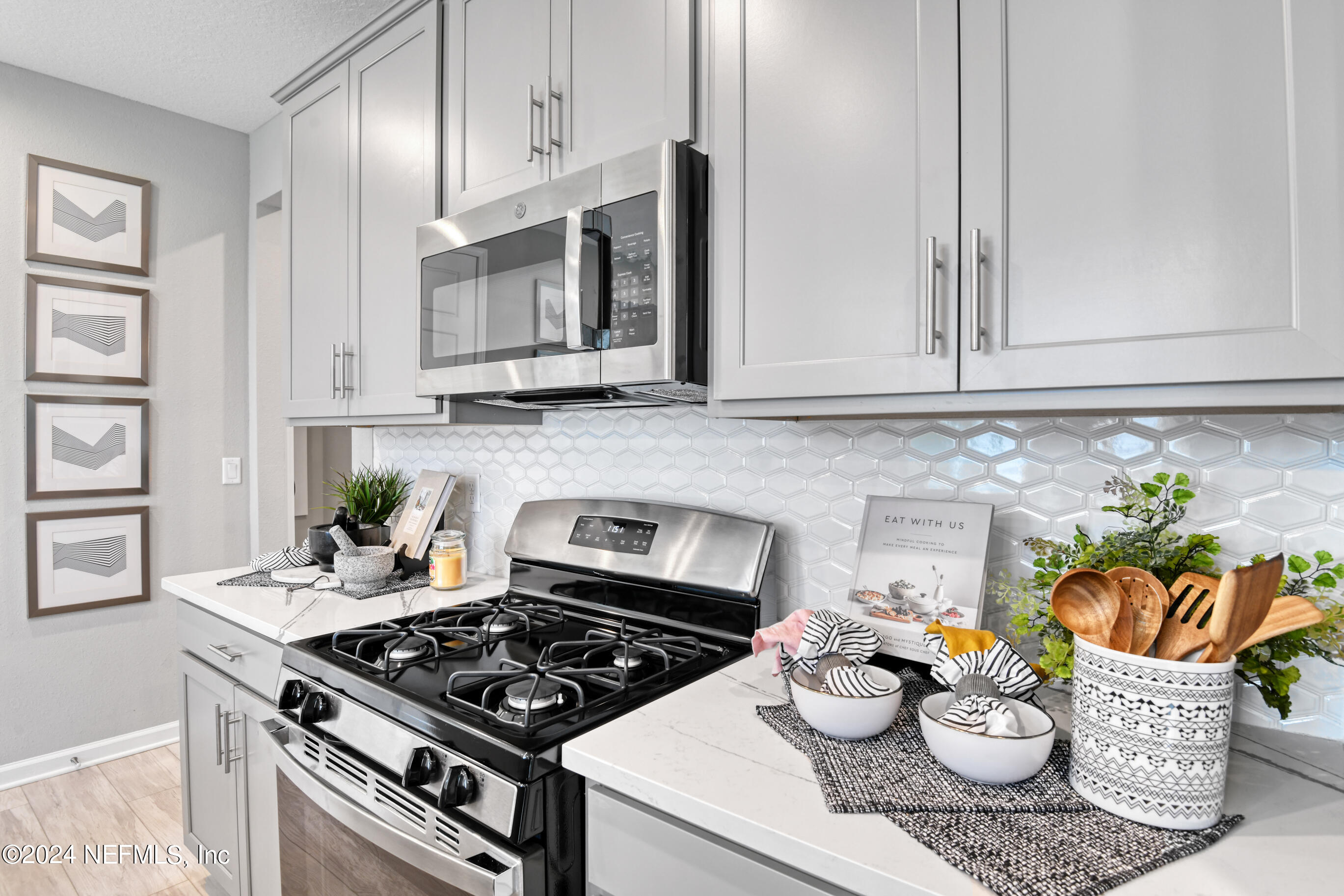 14635 LABELLE OAK Court