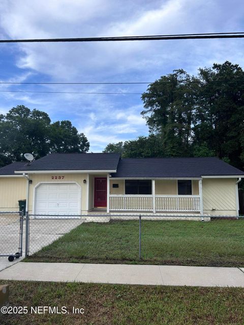 2237 LAKE Drive Jacksonville FL 32246