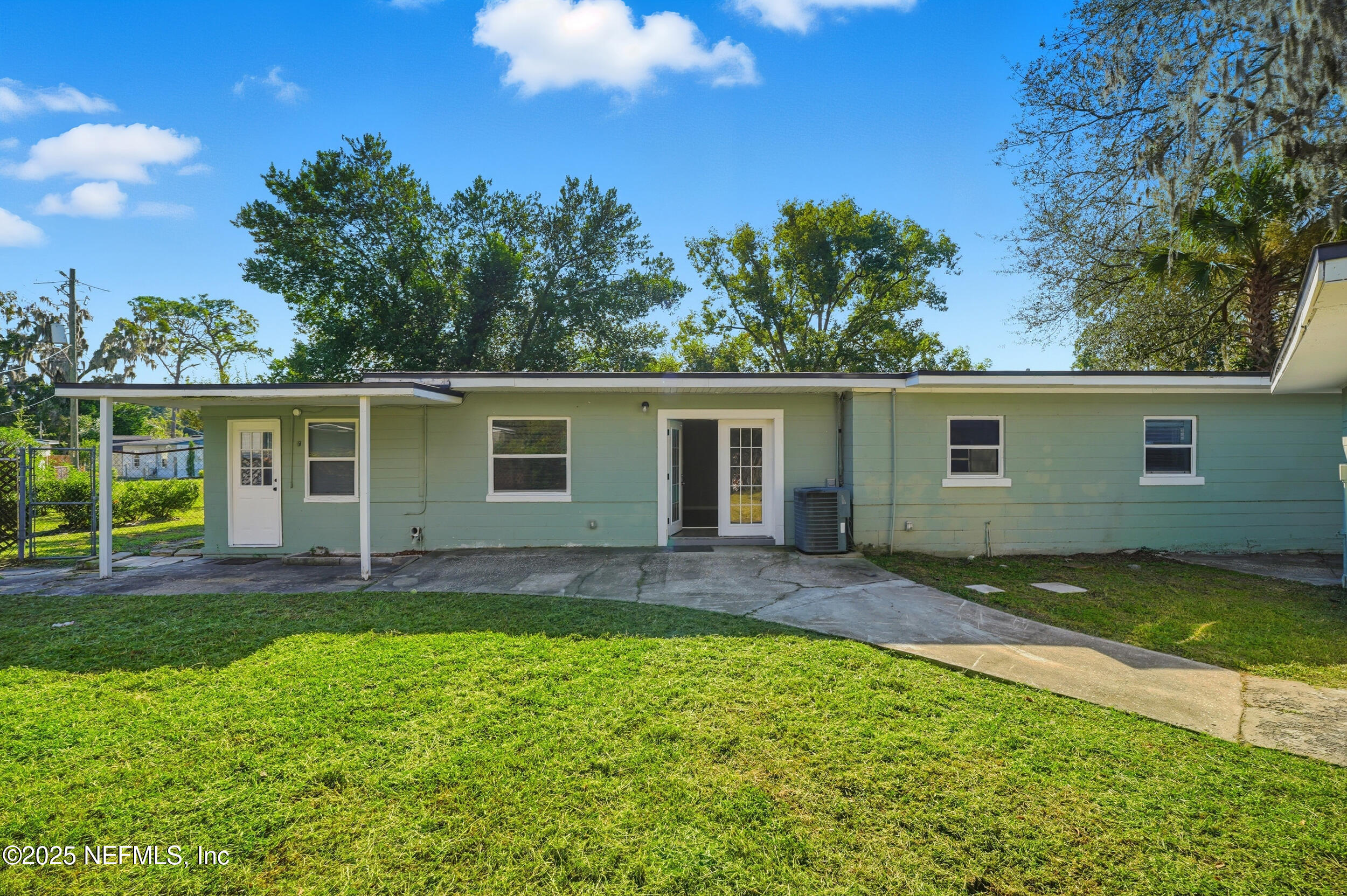 5243 RIVER FOREST Drive