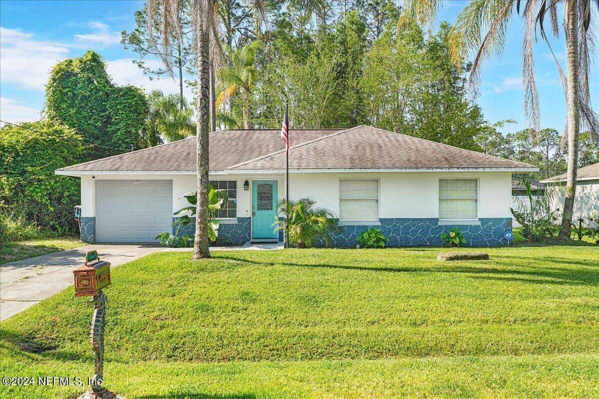 Palm Coast, FL home for sale located at 11 Reine Place, Palm Coast, FL 32164