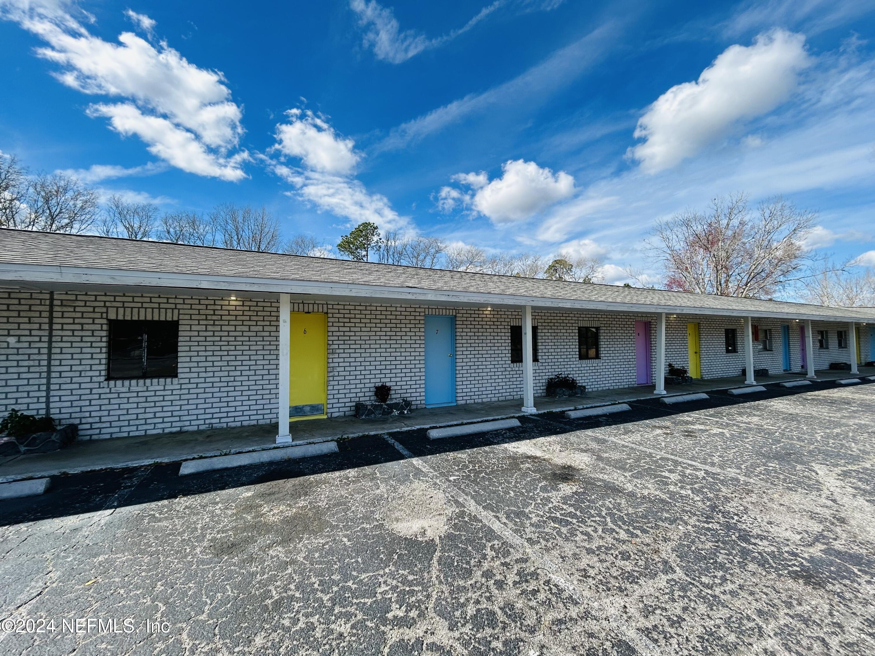 Hilliard, FL home for sale located at 553597 Us Highway 1 UNIT 8, Hilliard, FL 32046