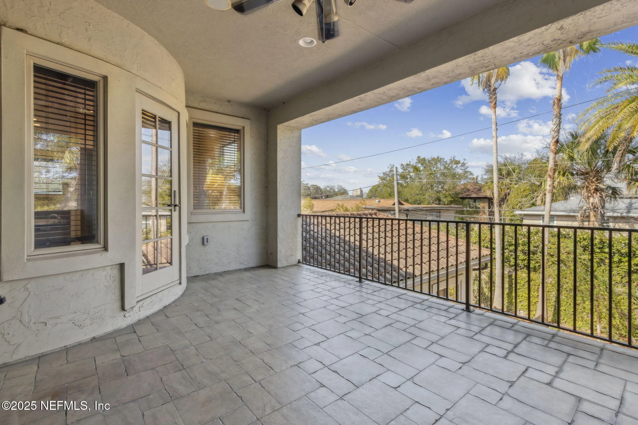 Jacksonville, Florida 32207, United States, 4 Bedrooms Bedrooms, ,4 BathroomsBathrooms,Residential,Pending,208178