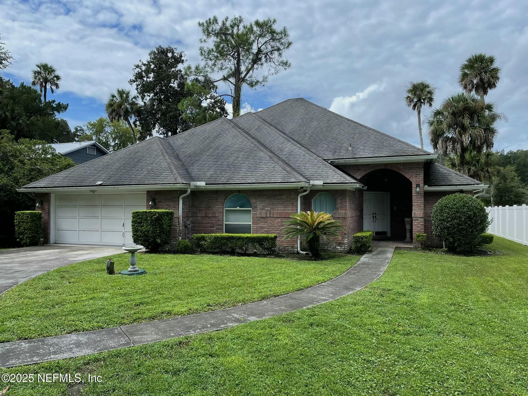 45 ROSCOE Boulevard N