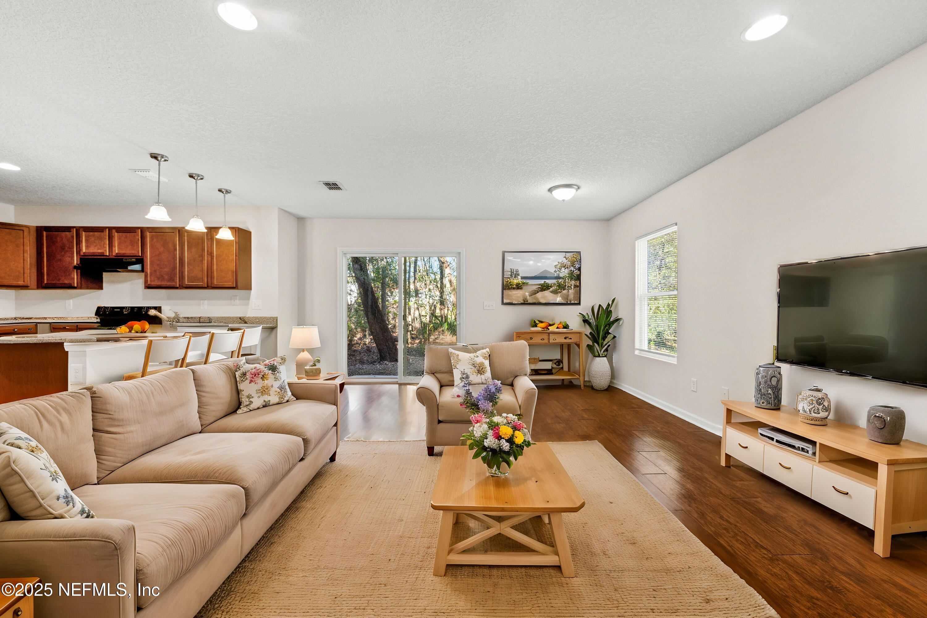 525 METEOR Street