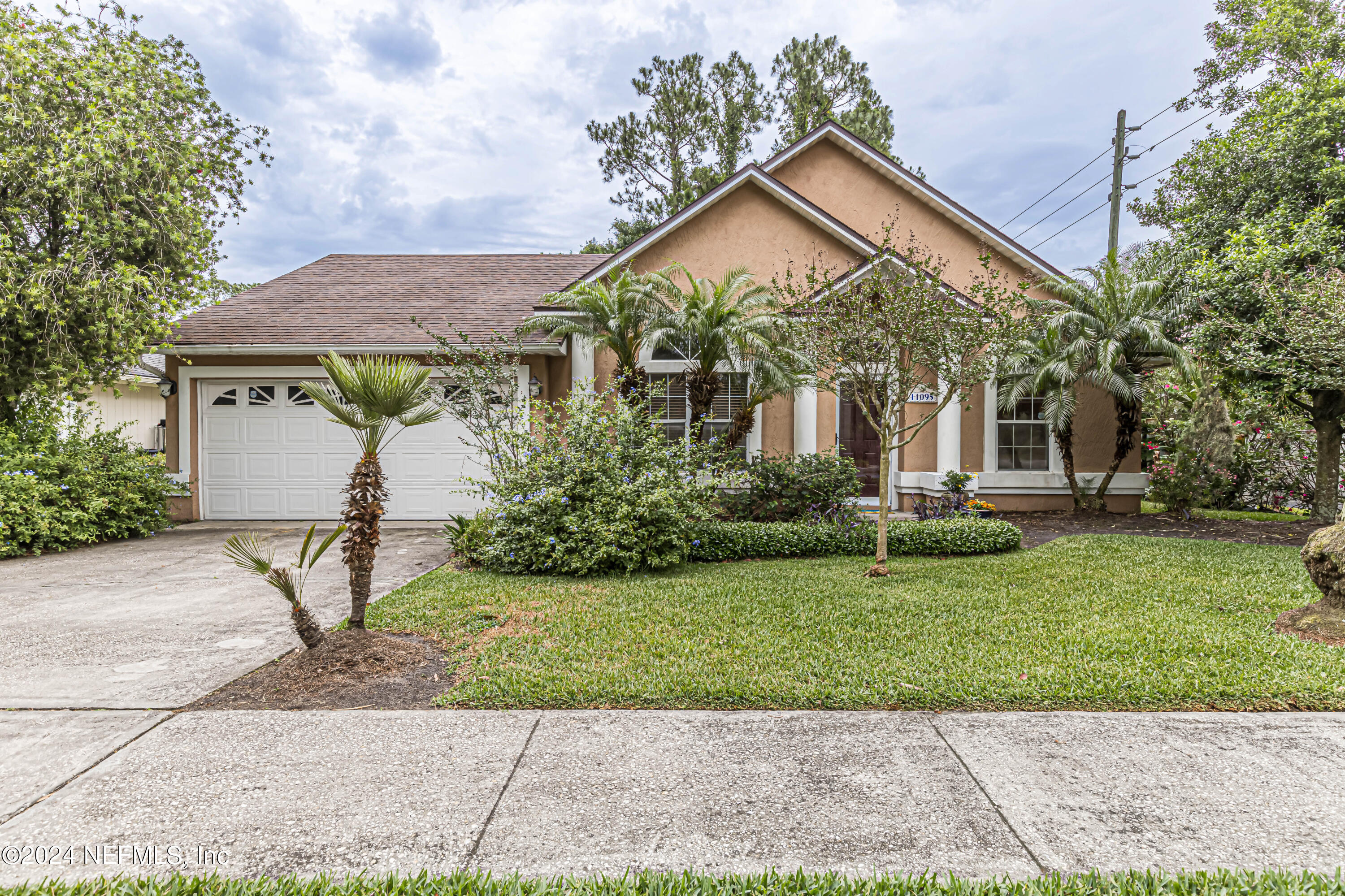 Jacksonville, FL home for sale located at 11095 Ridge Point Drive, Jacksonville, FL 32257