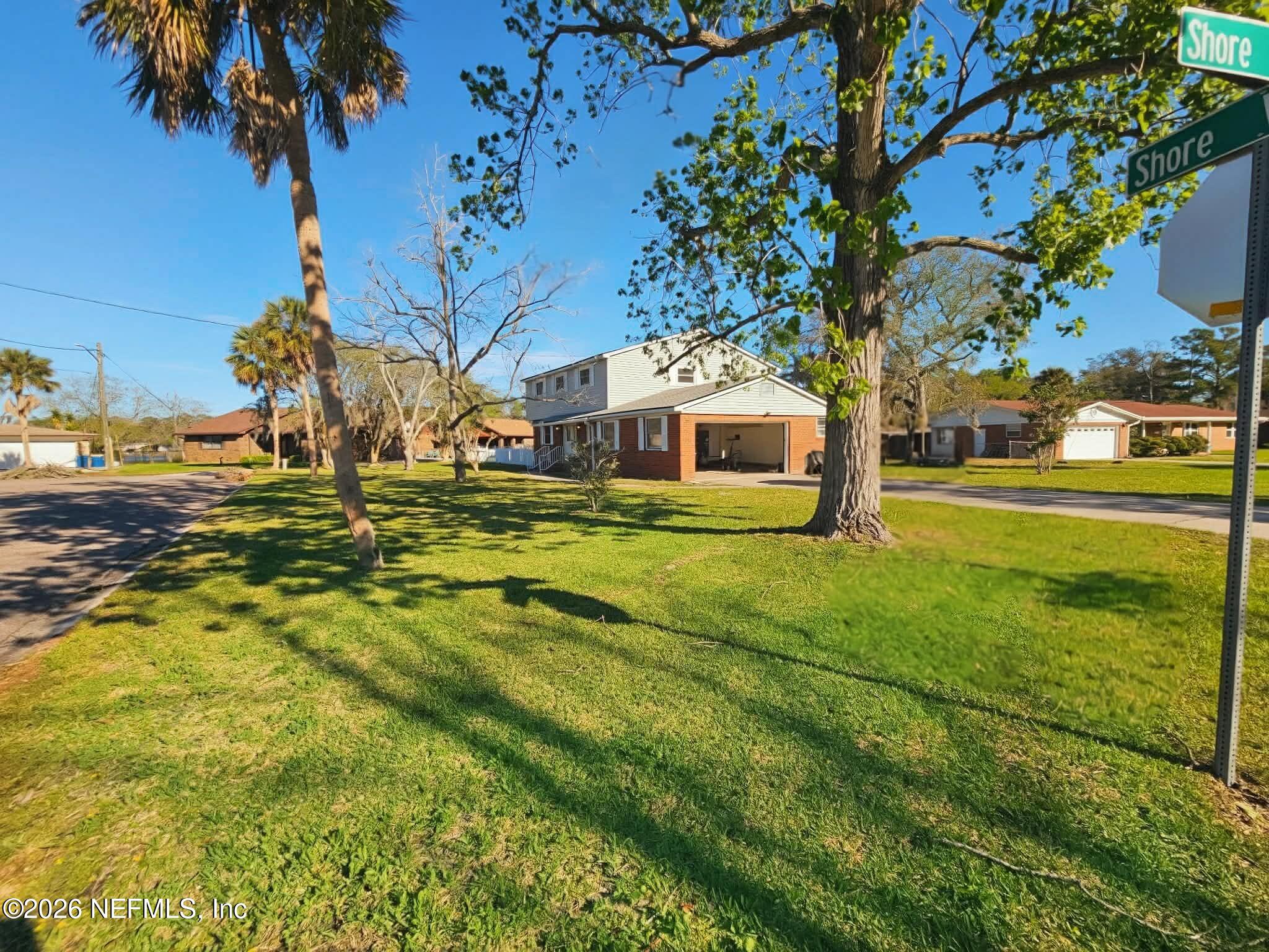 10206 SHOREVIEW Drive N