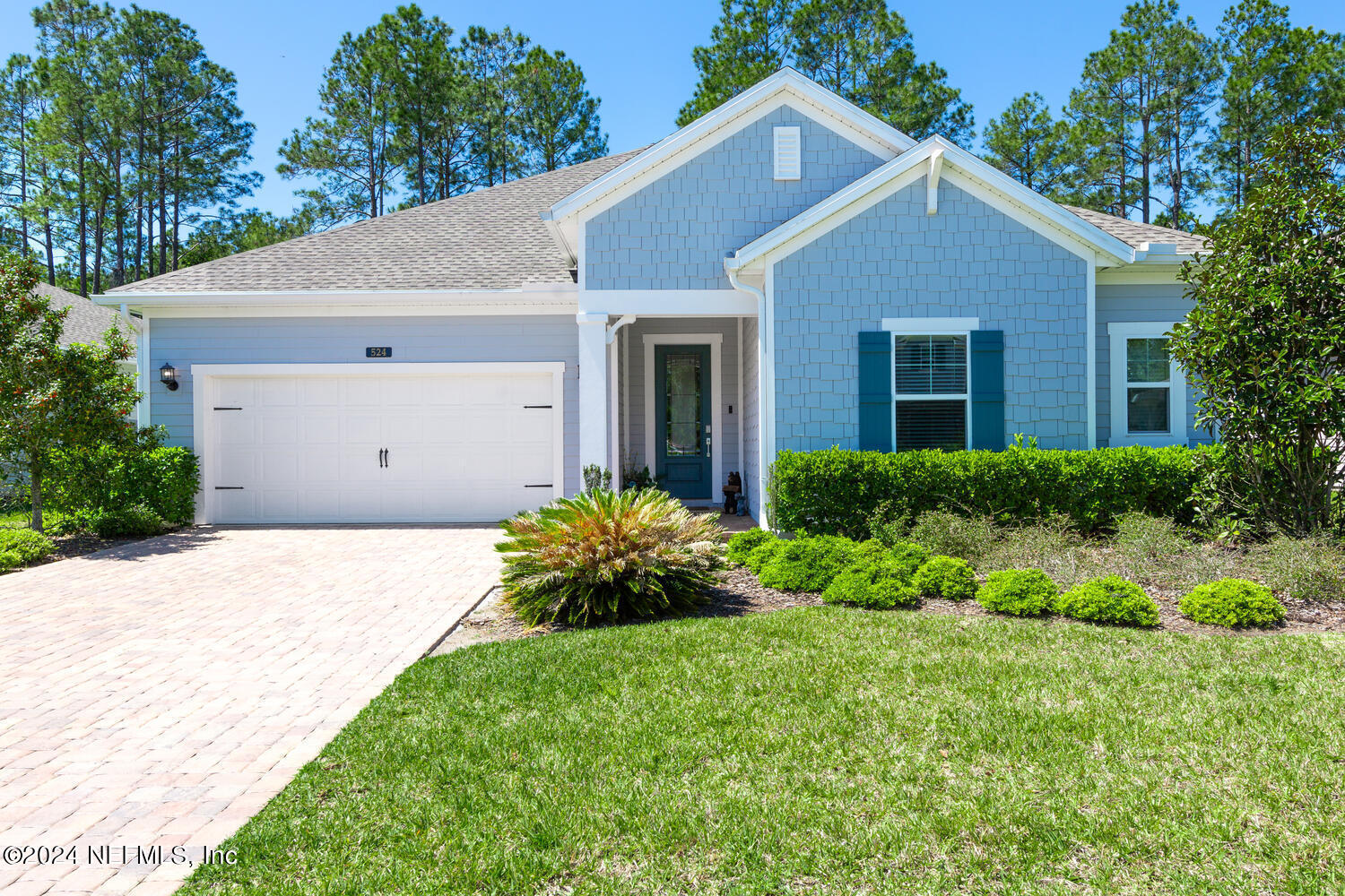 St Augustine, FL home for sale located at 524 Glorieta Drive, St Augustine, FL 32095