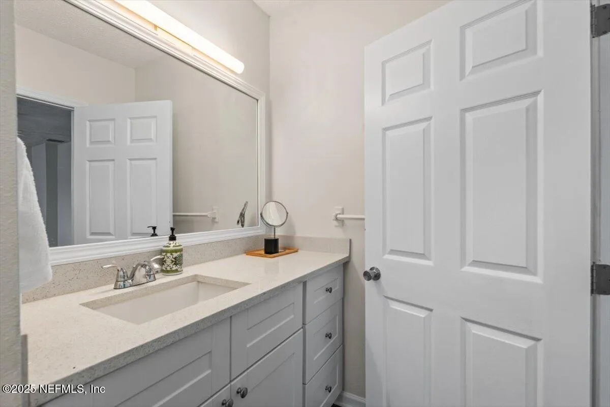 Jacksonville, Florida 32207, United States, 3 Bedrooms Bedrooms, ,2 BathroomsBathrooms,Residential,Pending,146166