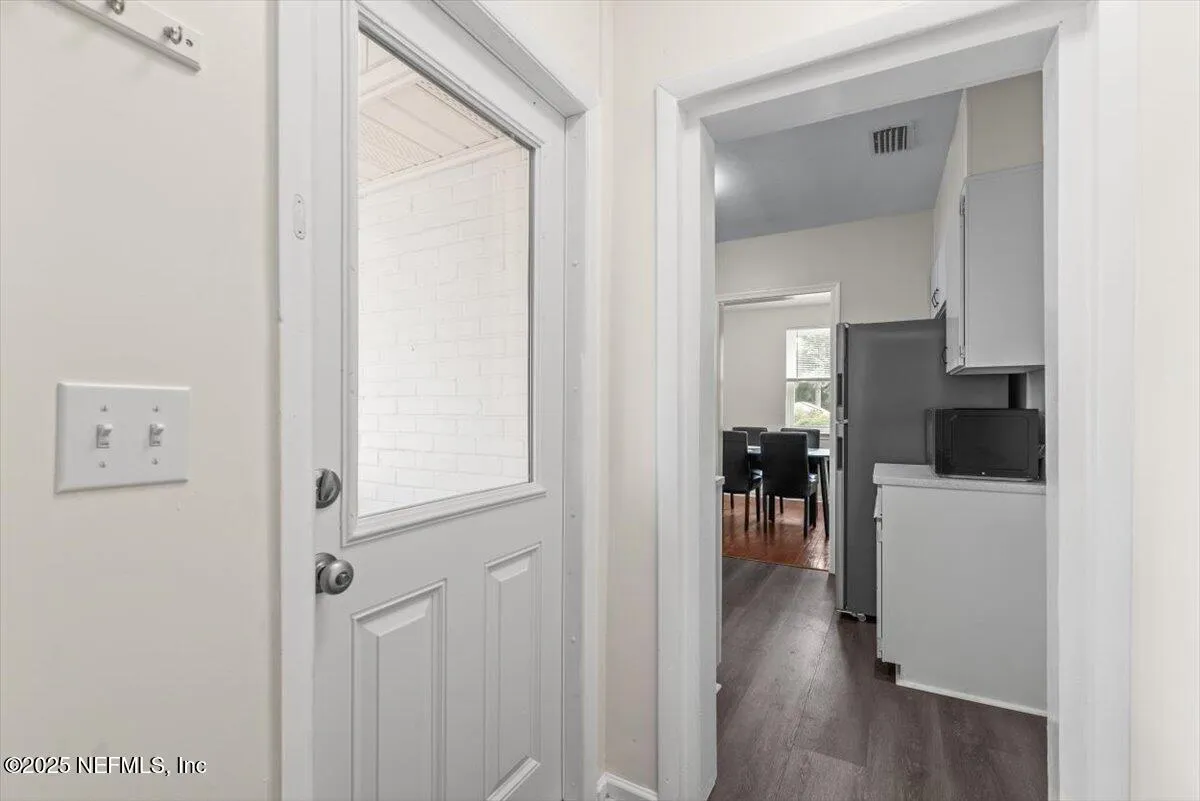 Jacksonville, Florida 32207, United States, 3 Bedrooms Bedrooms, ,2 BathroomsBathrooms,Residential,Pending,146166