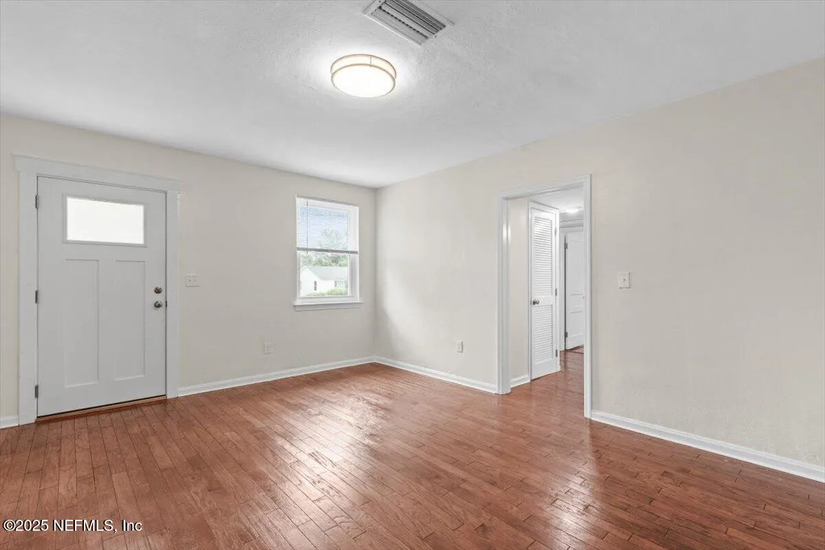 Jacksonville, Florida 32207, United States, 3 Bedrooms Bedrooms, ,2 BathroomsBathrooms,Residential,Pending,146166