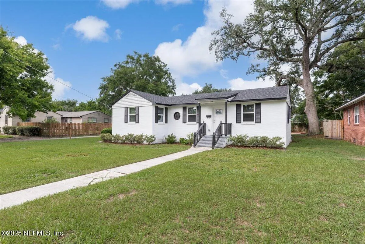 Jacksonville, Florida 32207, United States, 3 Bedrooms Bedrooms, ,2 BathroomsBathrooms,Residential,Pending,146166