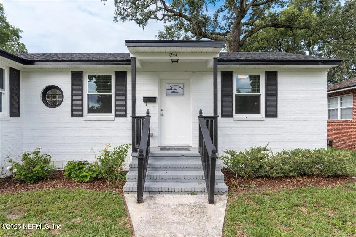 Jacksonville, Florida 32207, United States, 3 Bedrooms Bedrooms, ,2 BathroomsBathrooms,Residential,Pending,146166