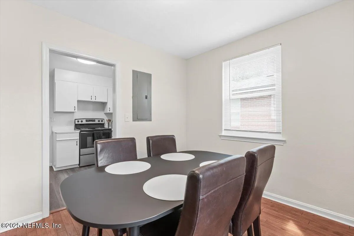 Jacksonville, Florida 32207, United States, 3 Bedrooms Bedrooms, ,2 BathroomsBathrooms,Residential,Pending,146166