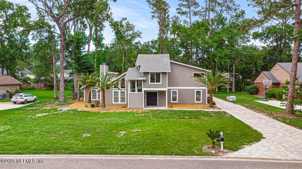 2605 SPREADING OAKS Lane