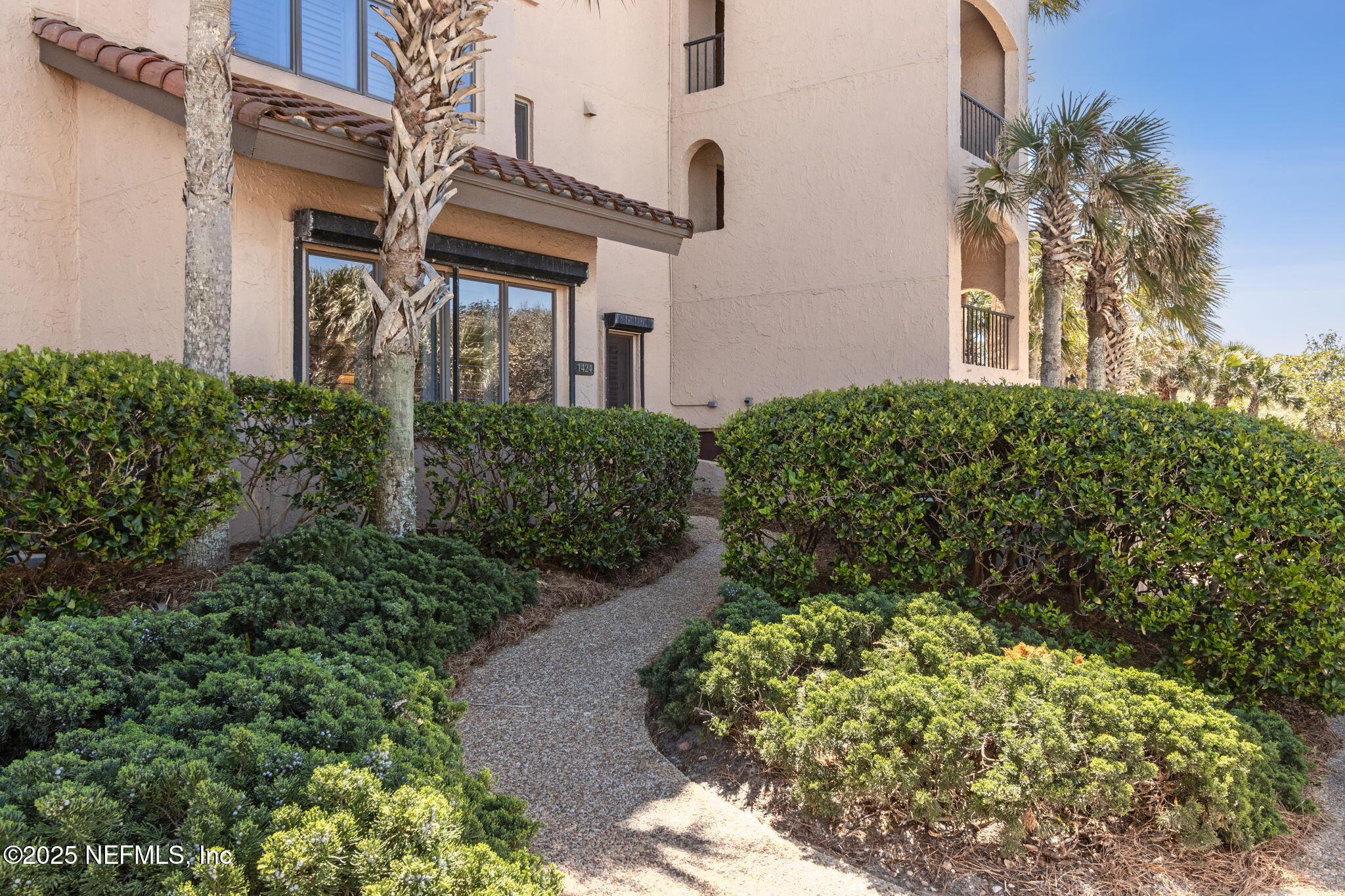 1424 BEACH WALKER Road