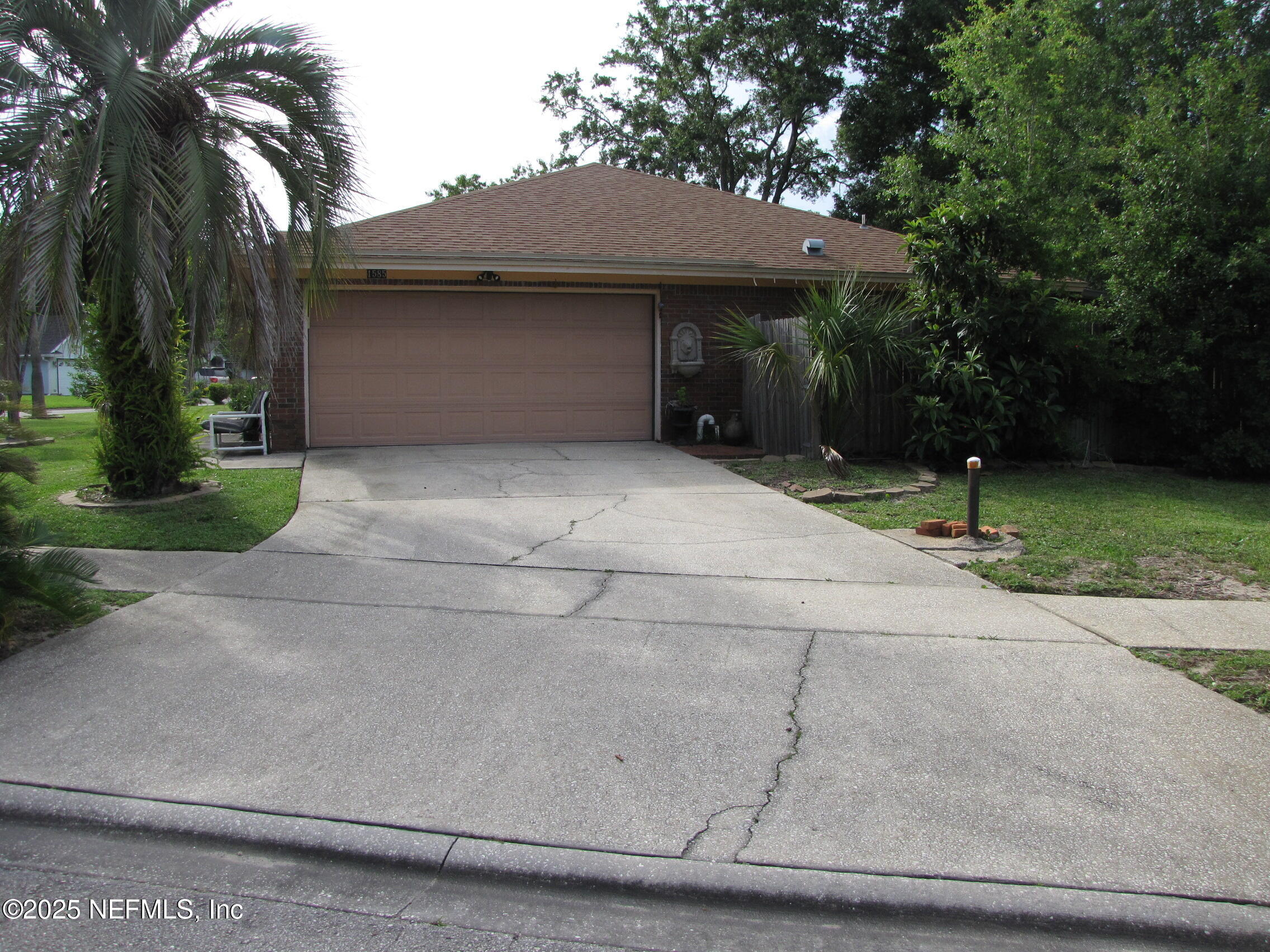 1585 COOL RAIN Court