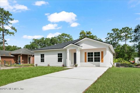 108 BARCELONA Street East Palatka FL 32131