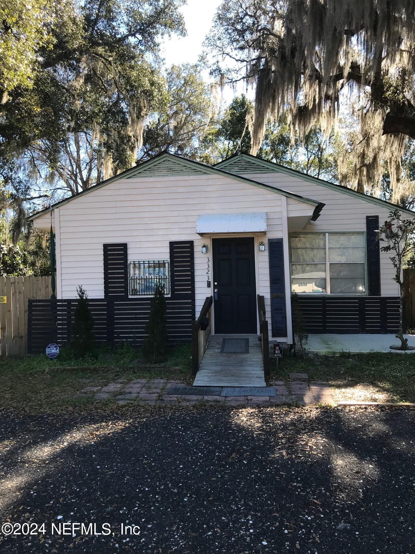 Palatka, FL home for sale located at 3323 St Johns Avenue, Palatka, FL 32177