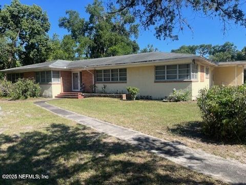 A home in Palatka