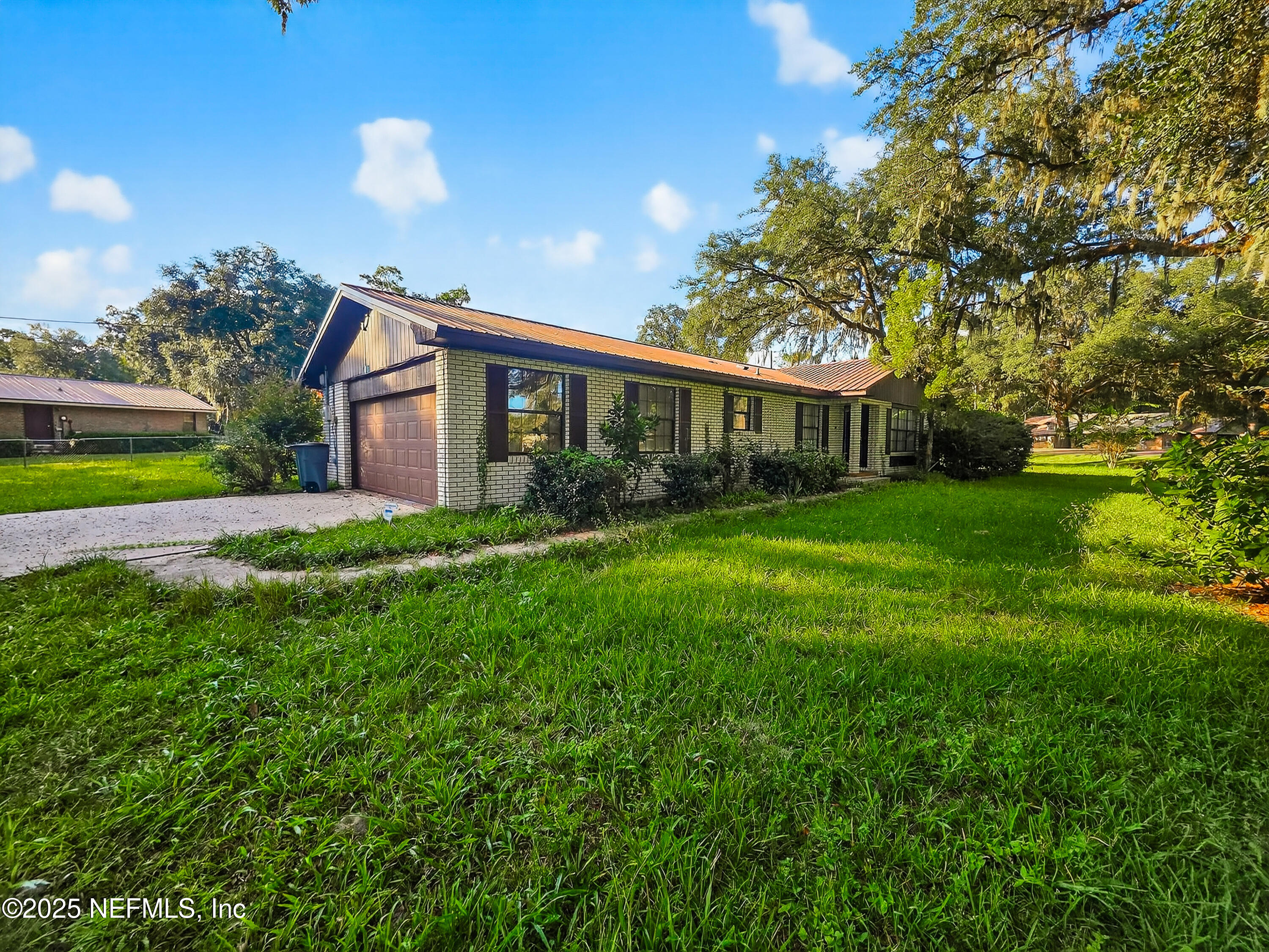 127 SE ANASTASIA Street