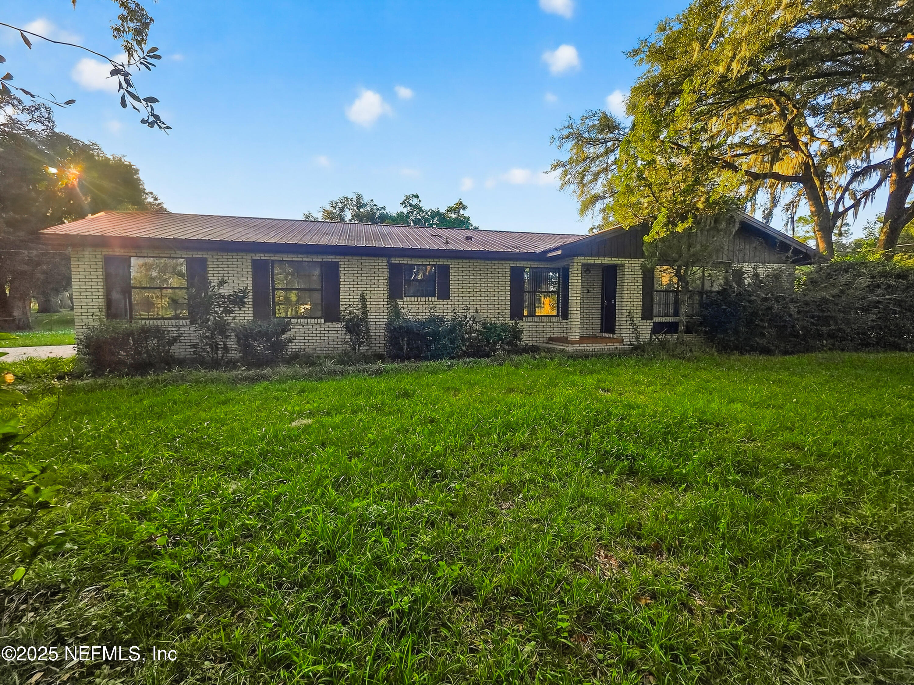 127 SE ANASTASIA Street