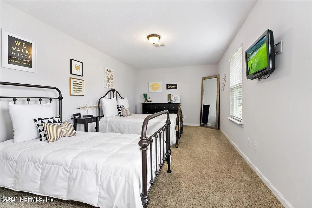 Ponte Vedra, Florida 32081, United States, 5 Bedrooms Bedrooms, ,4 BathroomsBathrooms,Residential,Pending,24212