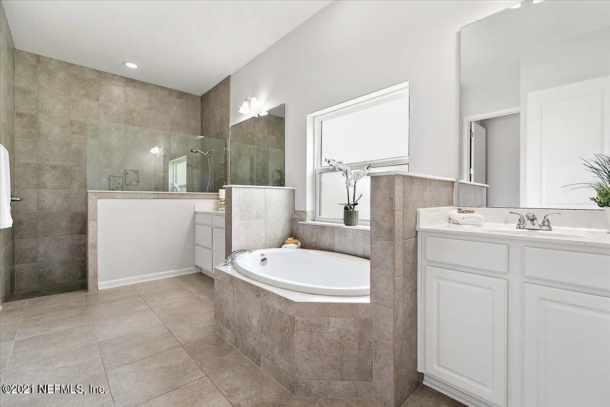 Ponte Vedra, Florida 32081, United States, 5 Bedrooms Bedrooms, ,4 BathroomsBathrooms,Residential,Pending,24212