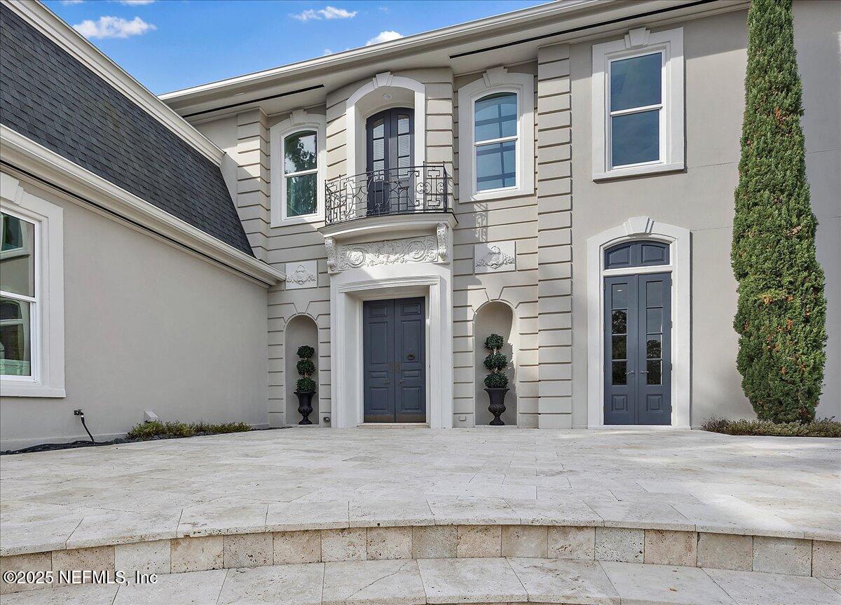 3134 WELLESLEY Square