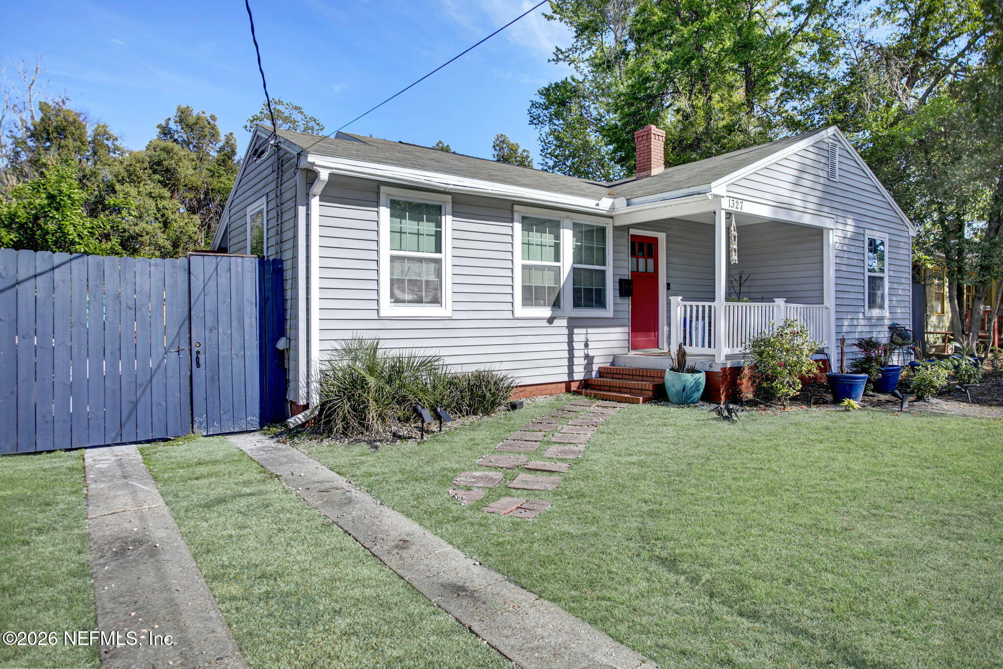 1327 MACARTHUR Street