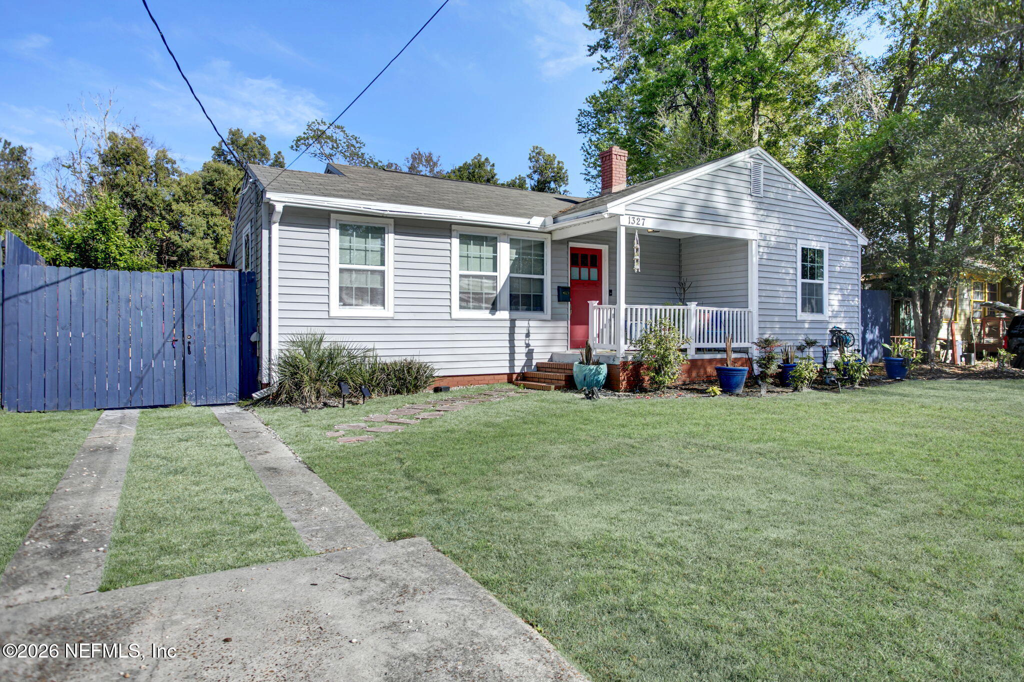 1327 MACARTHUR Street