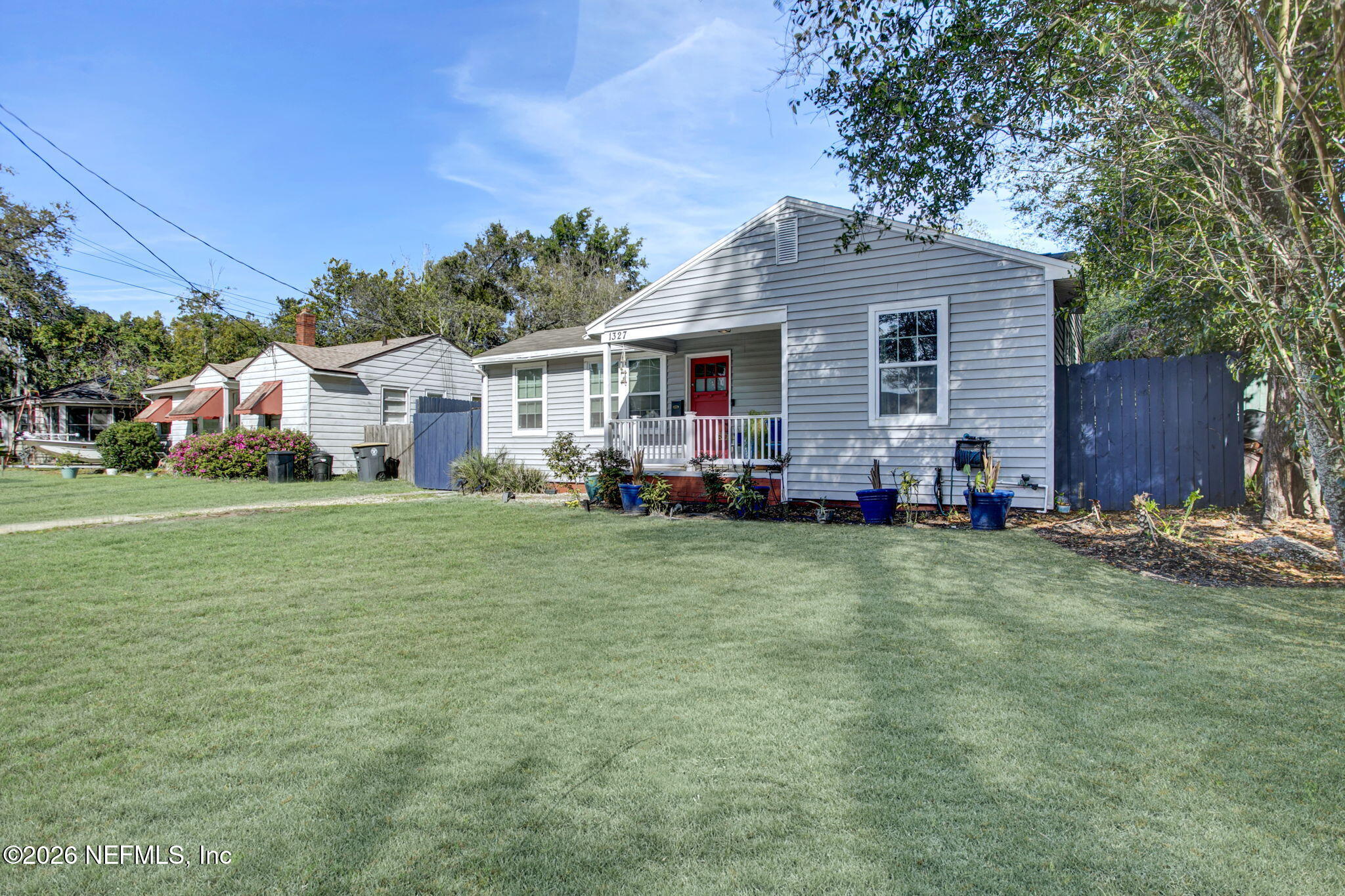 1327 MACARTHUR Street