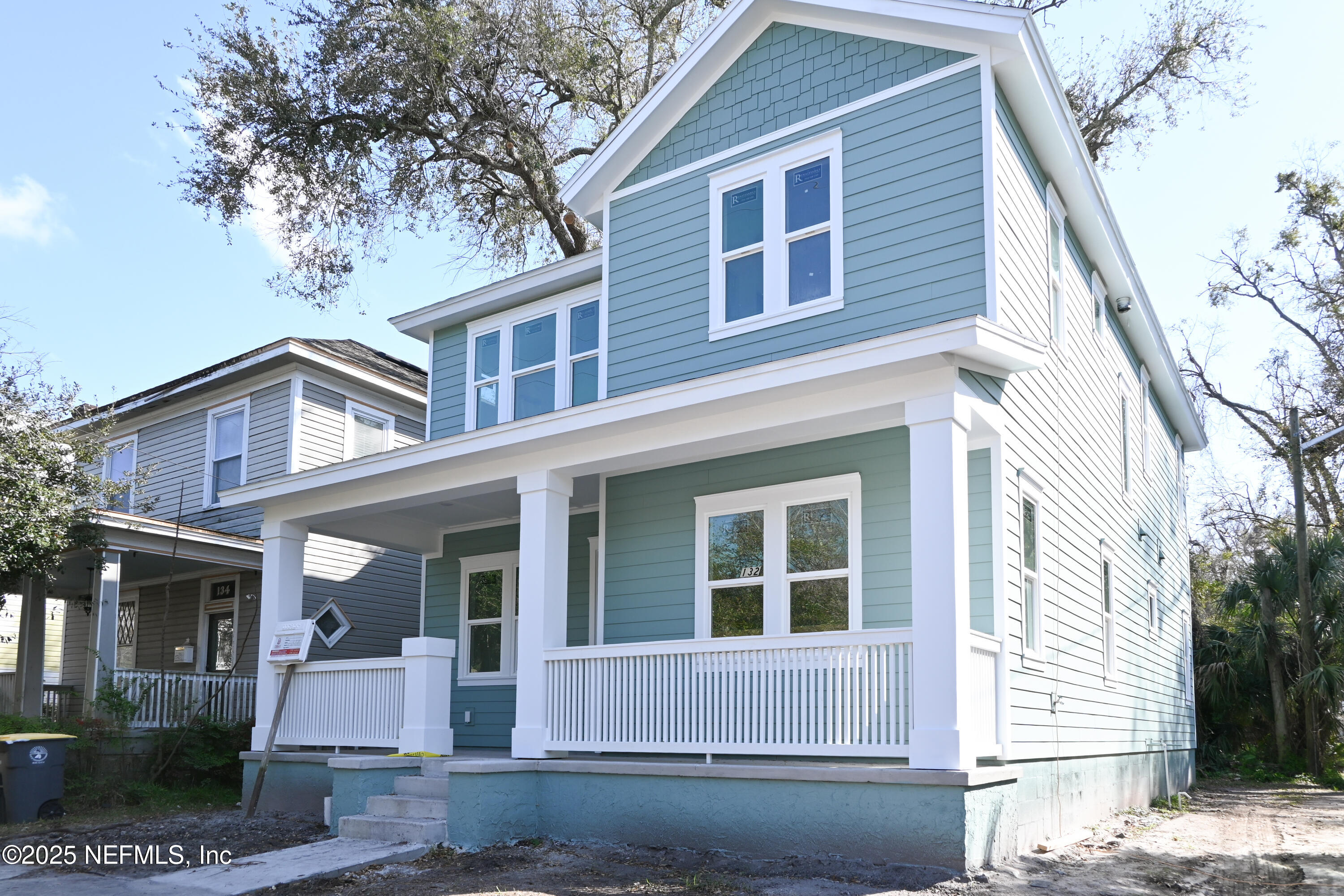 132 E 6TH Street