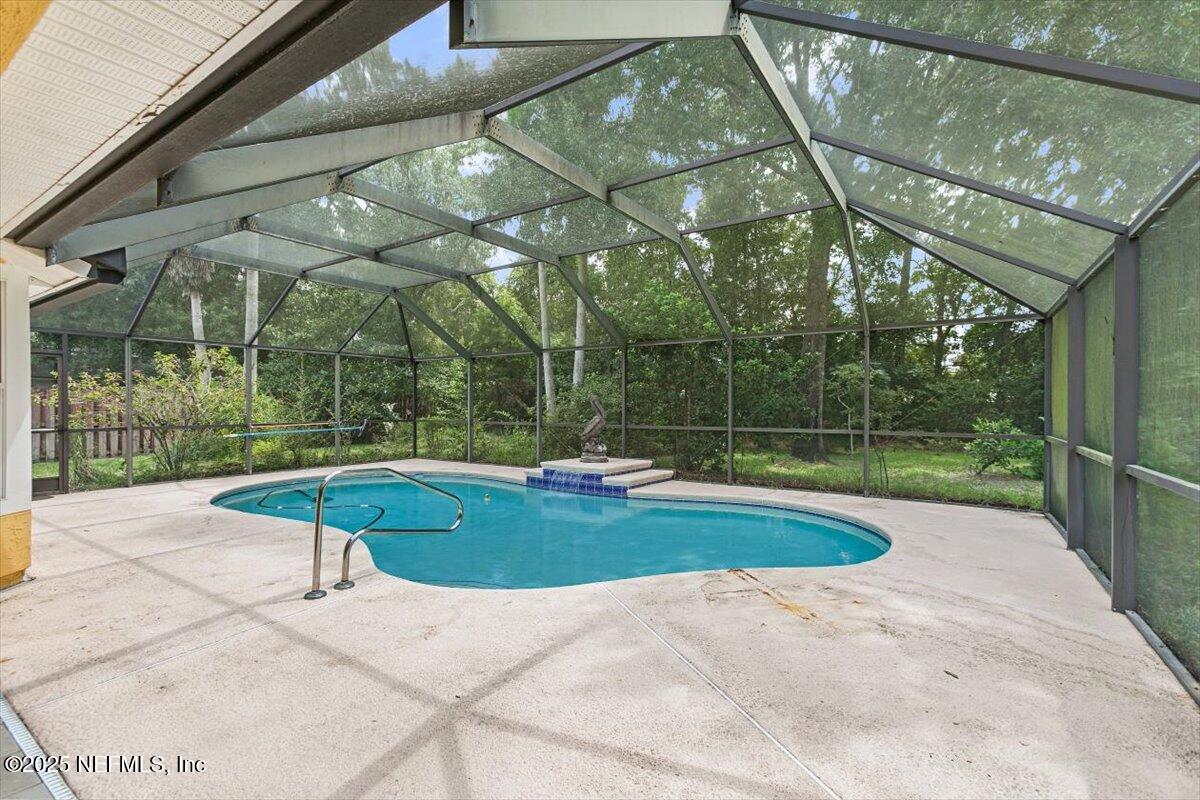 1452 TINTERN Lane