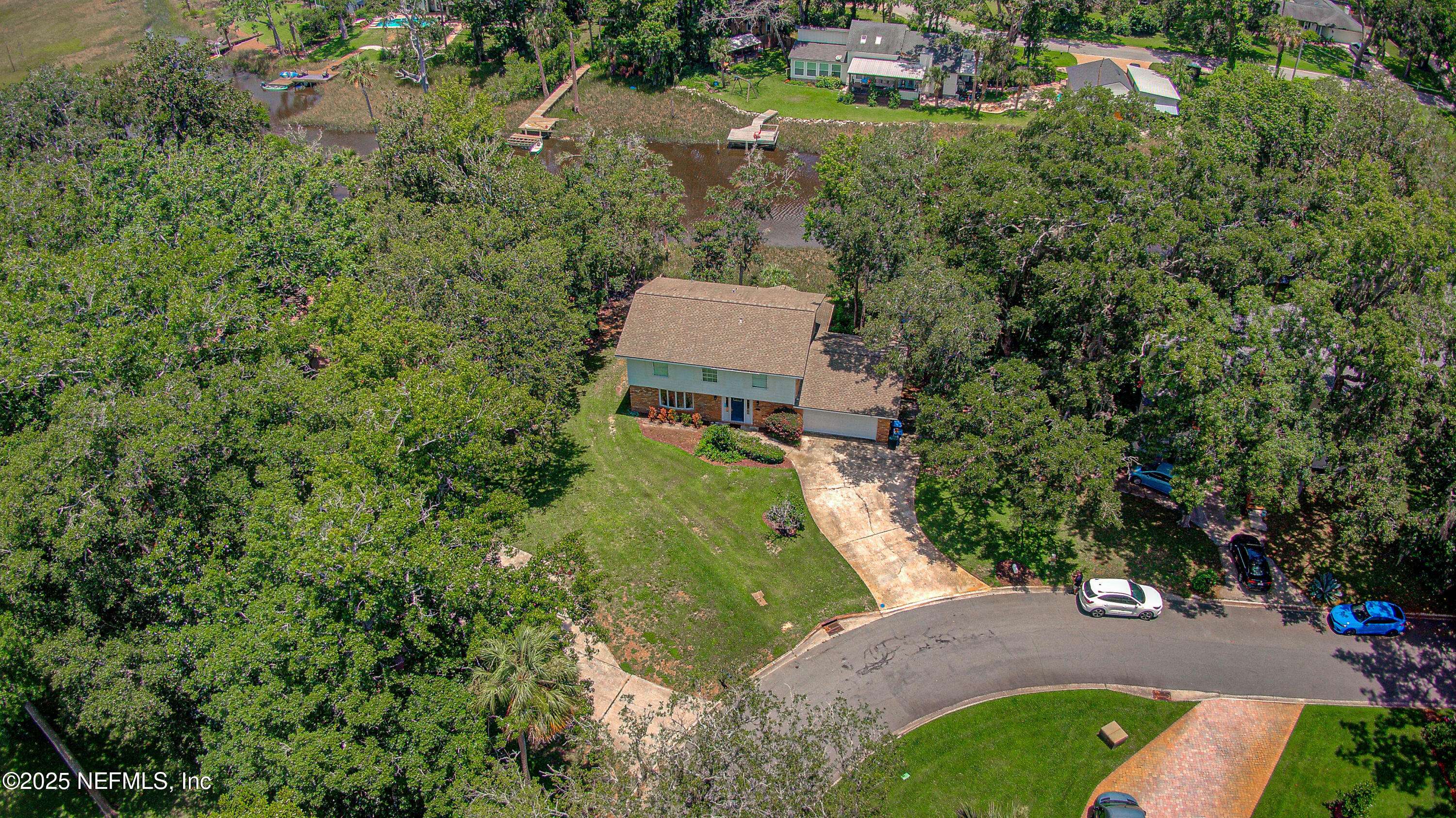 1811 TWELVE OAKS Lane N