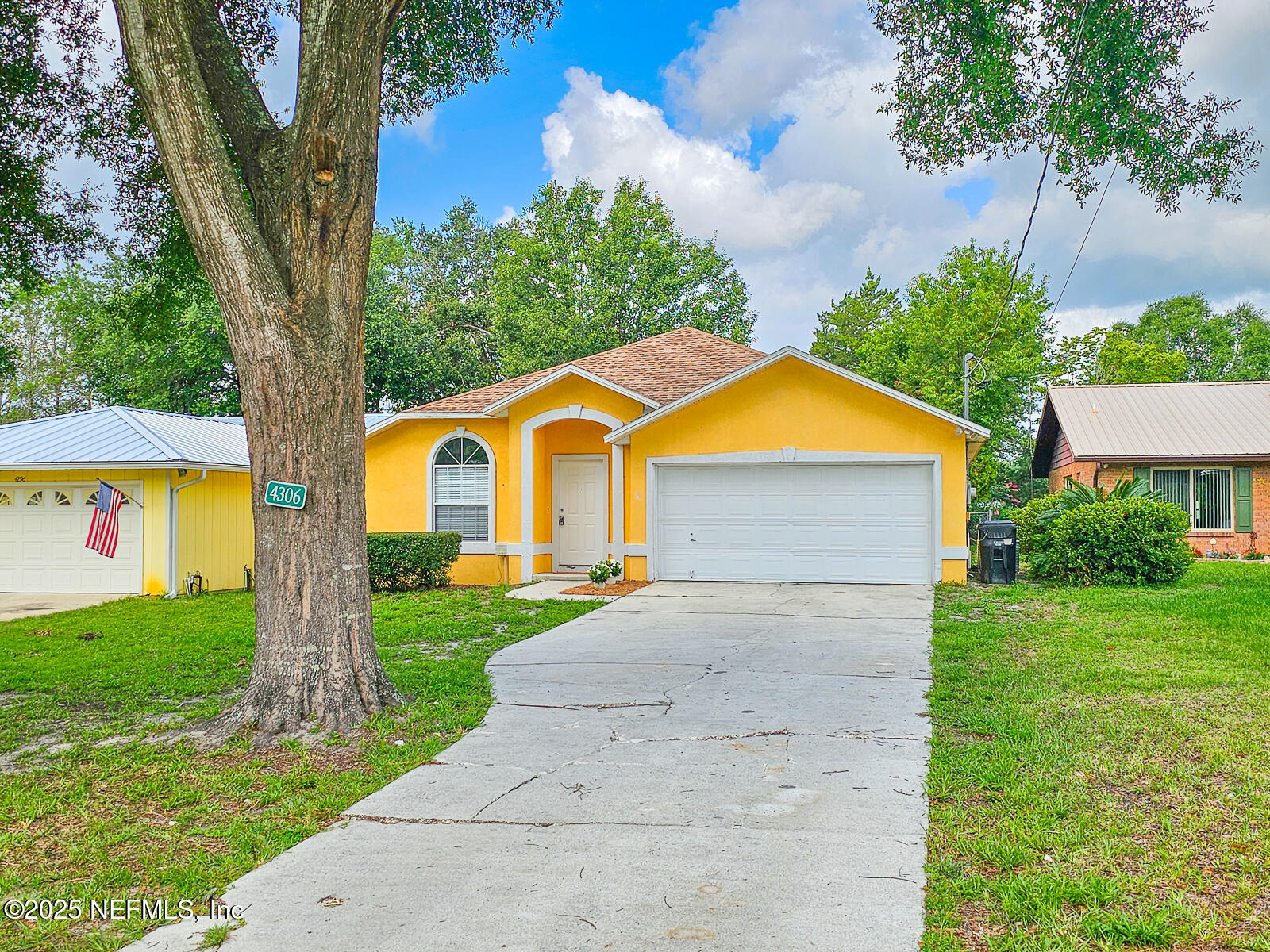 4306 SE 1ST Avenue
