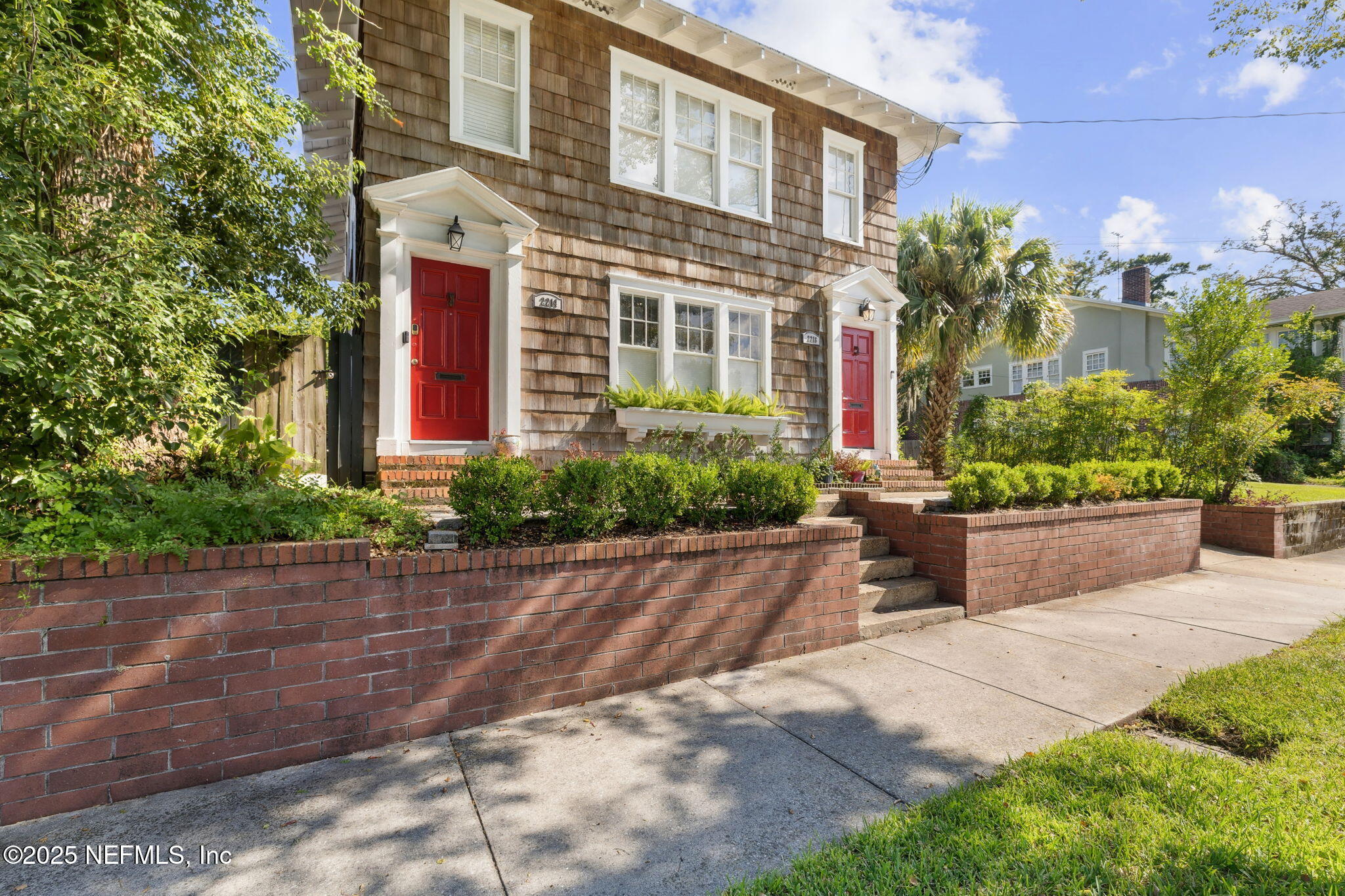 2218 HERSCHEL Street