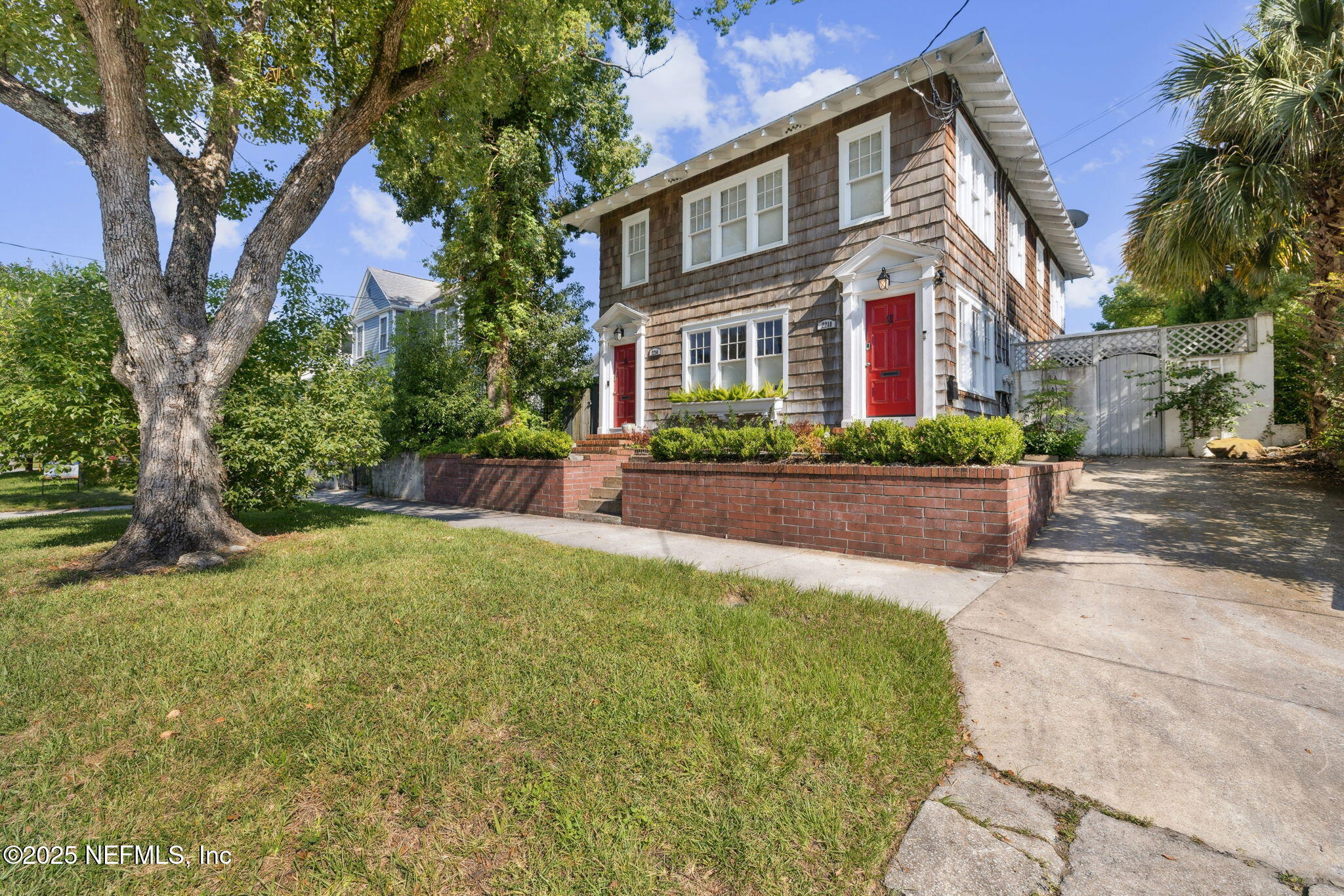 2218 HERSCHEL Street