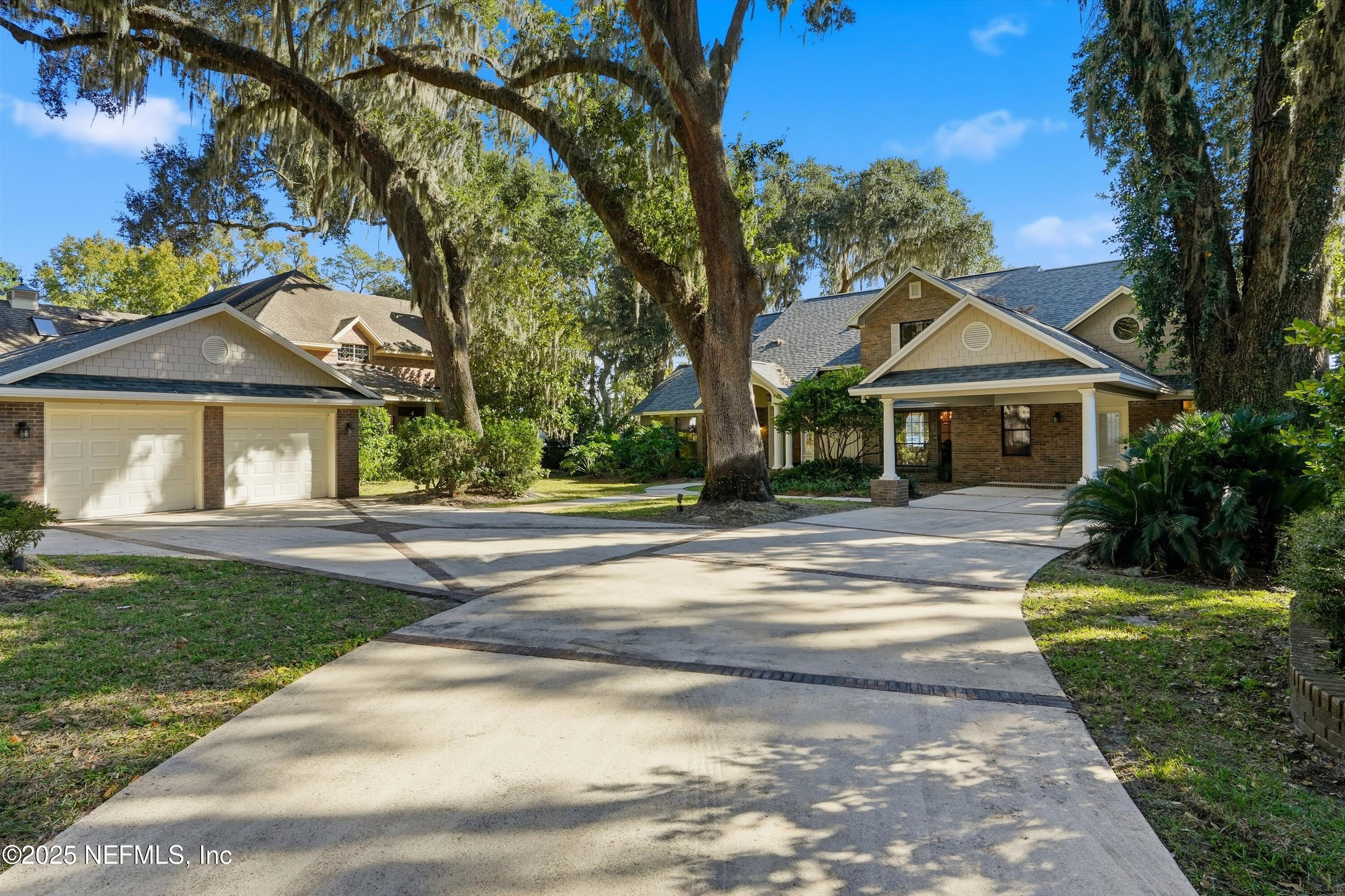 14566 LONGVIEW Drive S