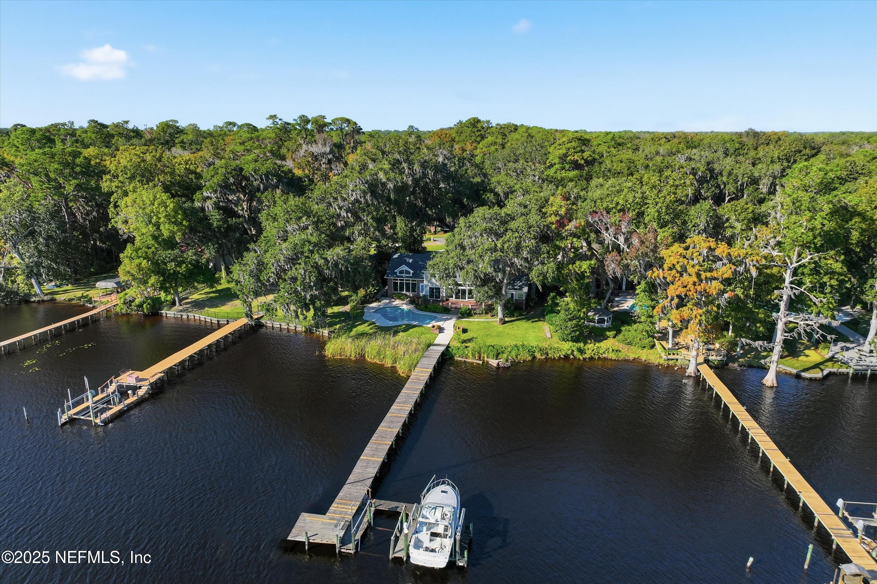 14566 LONGVIEW Drive S