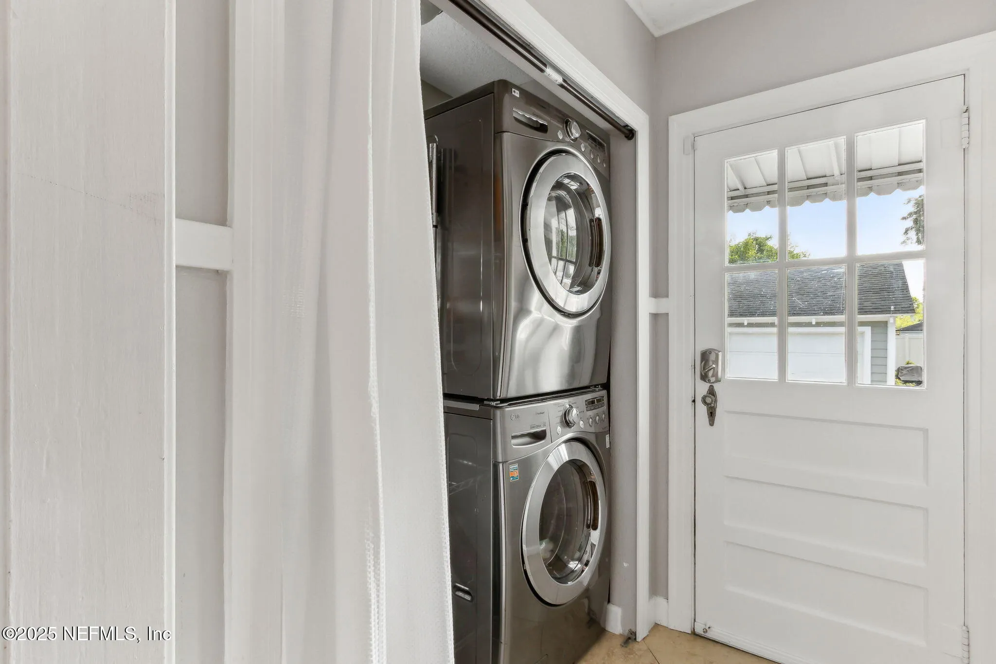 Jacksonville, Florida 32207, United States, 3 Bedrooms Bedrooms, ,2 BathroomsBathrooms,Residential,Pending,120762