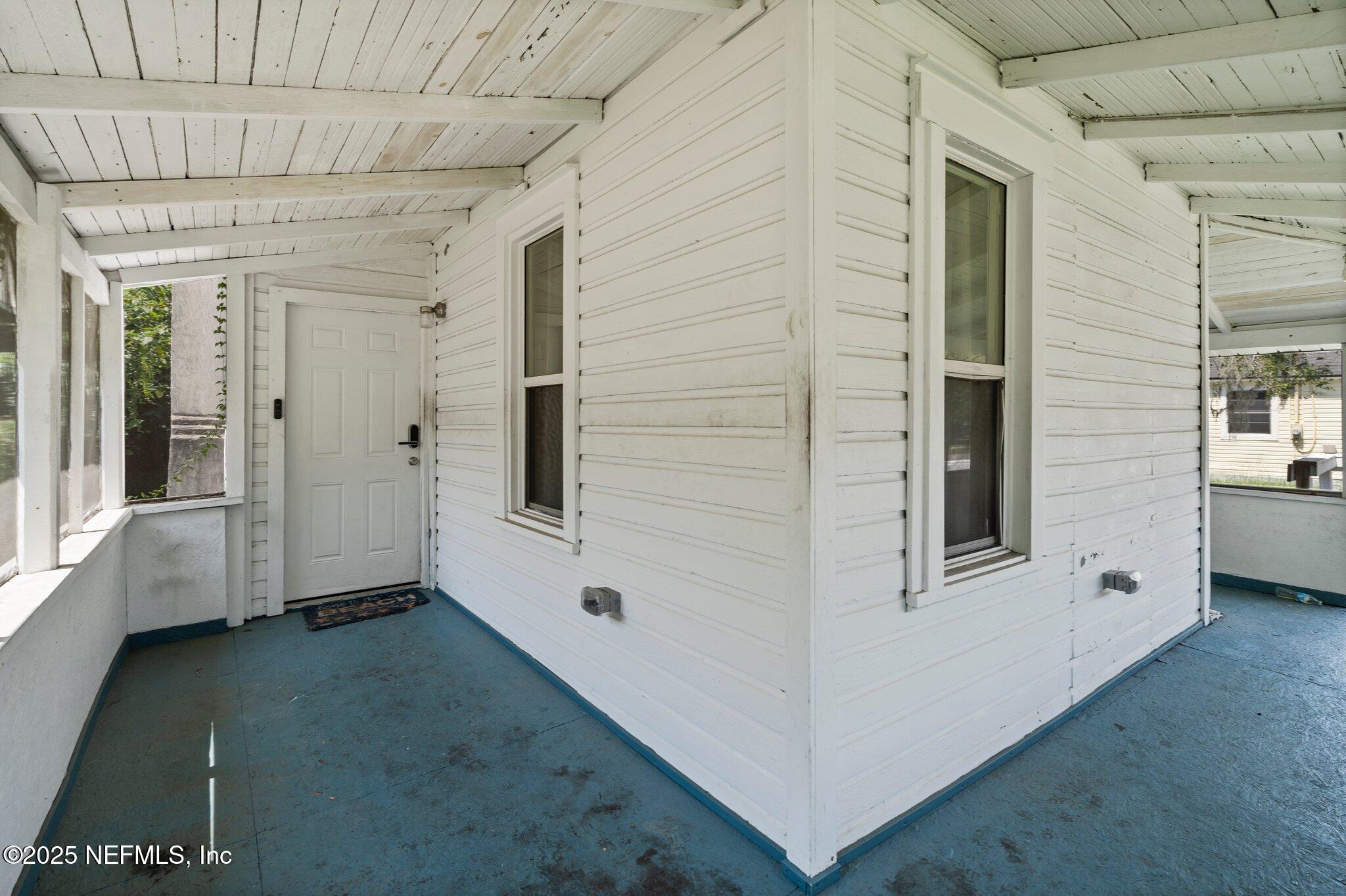 5834 HARRIS Avenue