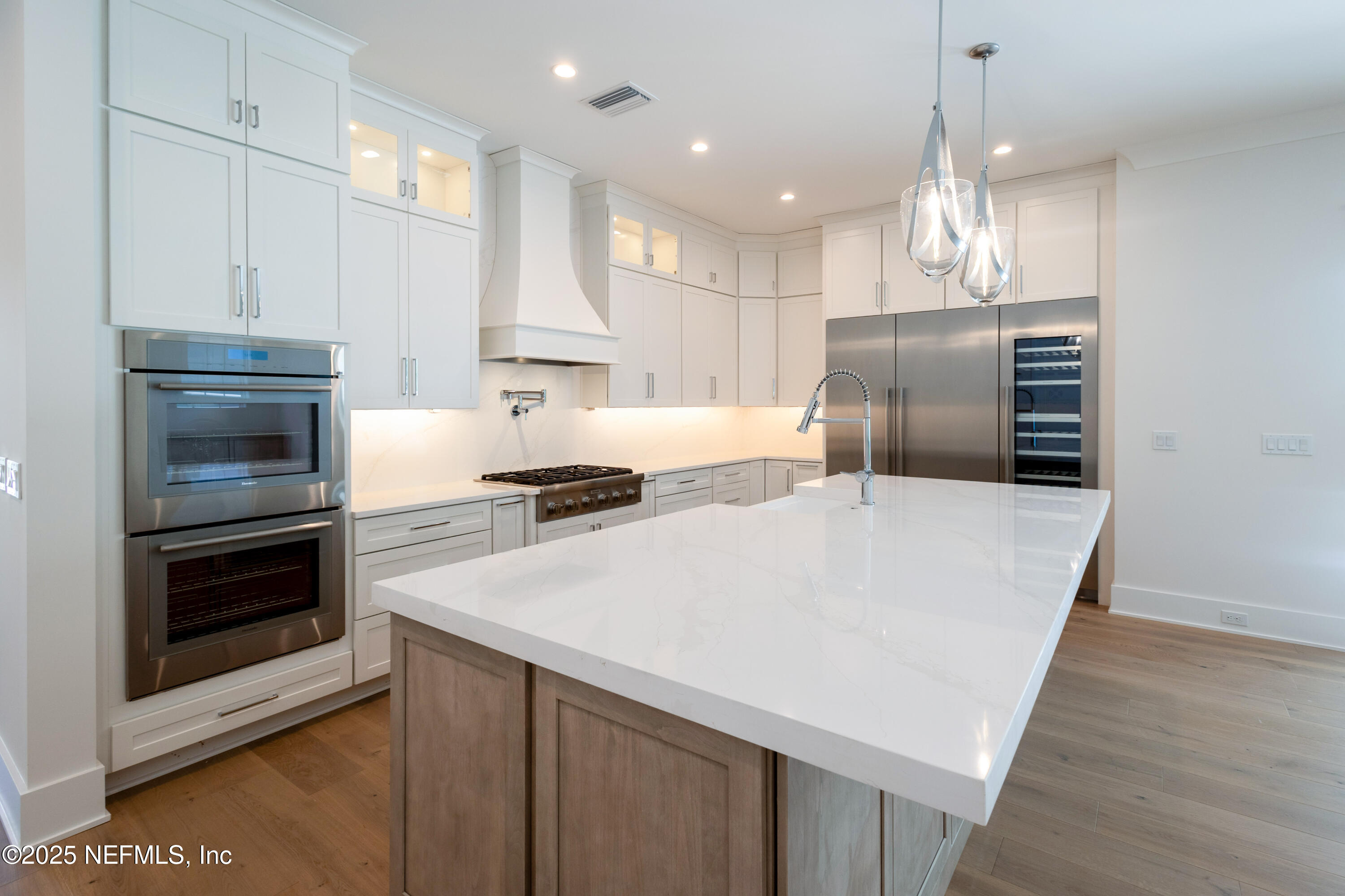 392 4TH Street