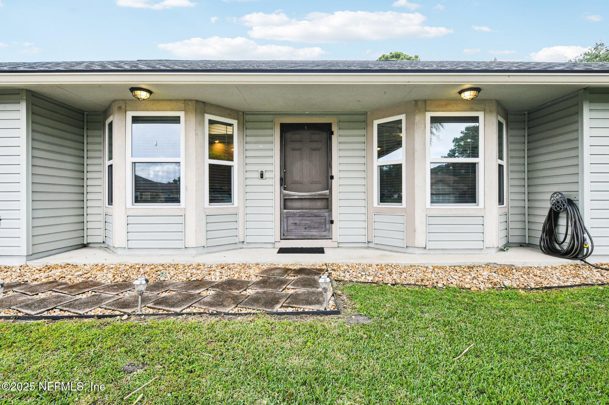 592 CHARLES PINCKNEY Street