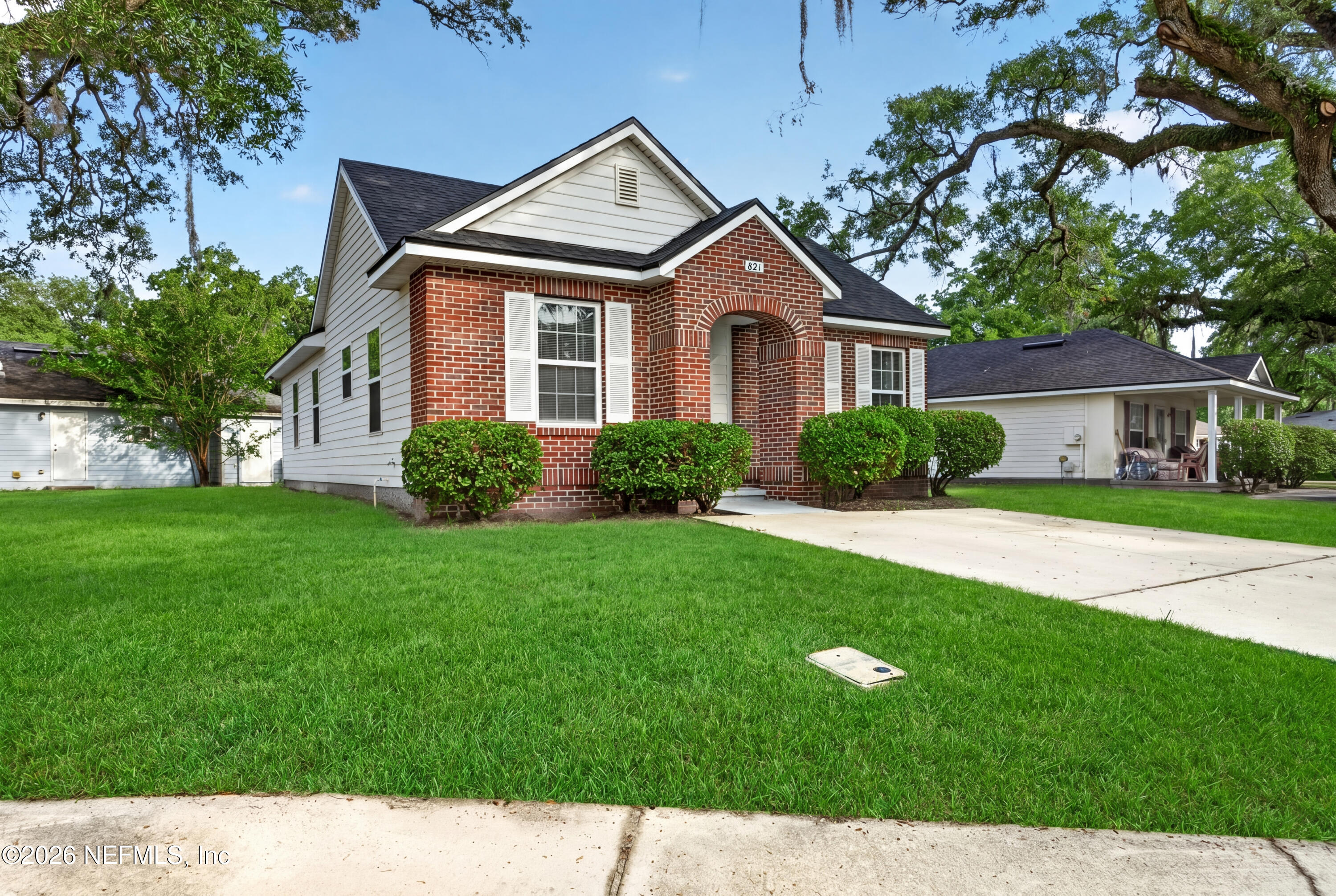821 OAK ARBOR Circle
