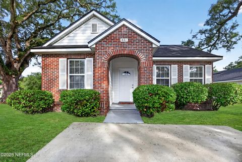 Photo of 821 OAK ARBOR Circle, Jacksonville, FL 32206 (MLS # 2145045)