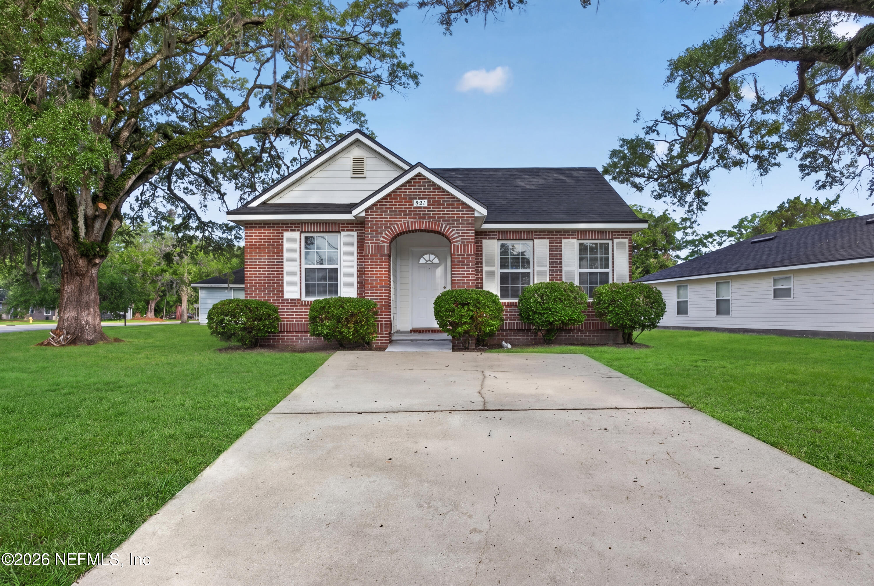 821 OAK ARBOR Circle